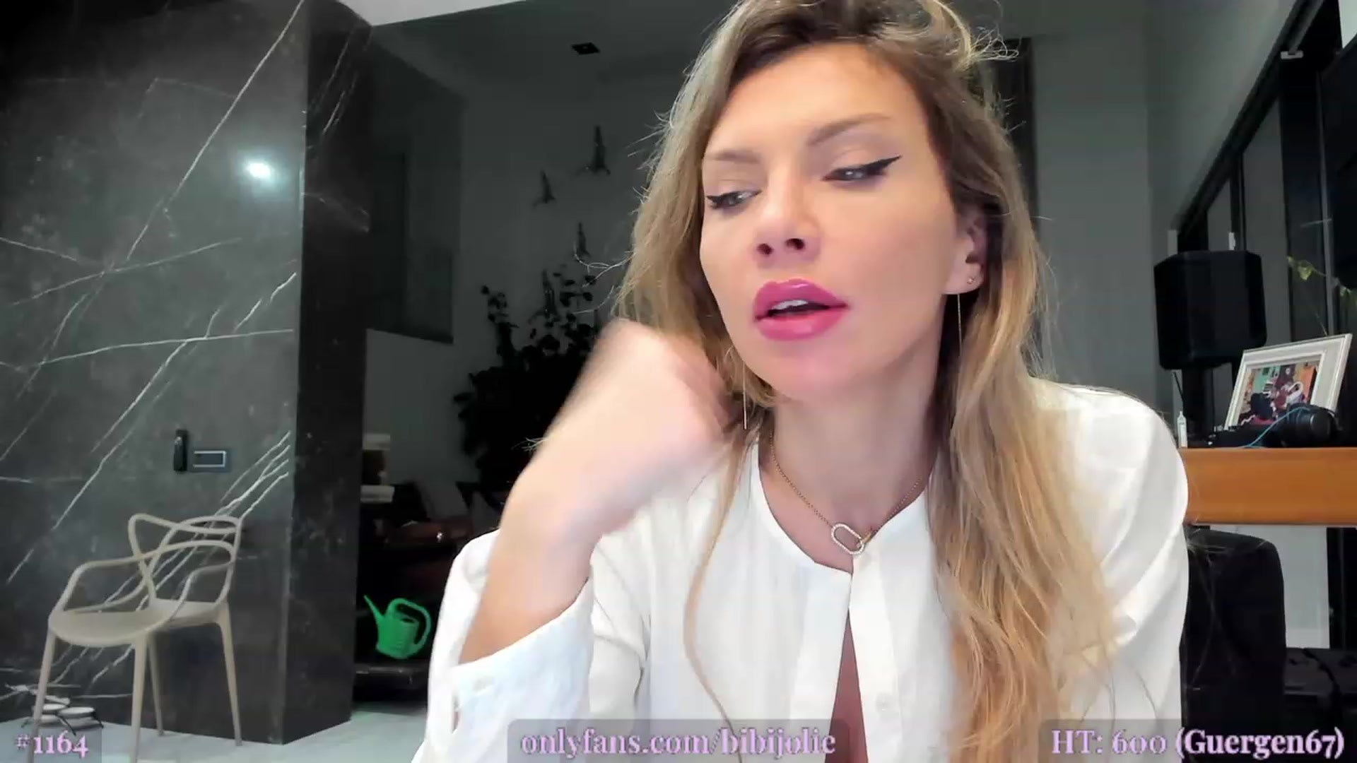 Gallery image thumbnail from AweJolie's myfreecams stream on, 03/03/2023, 24:04 image 8 of 20