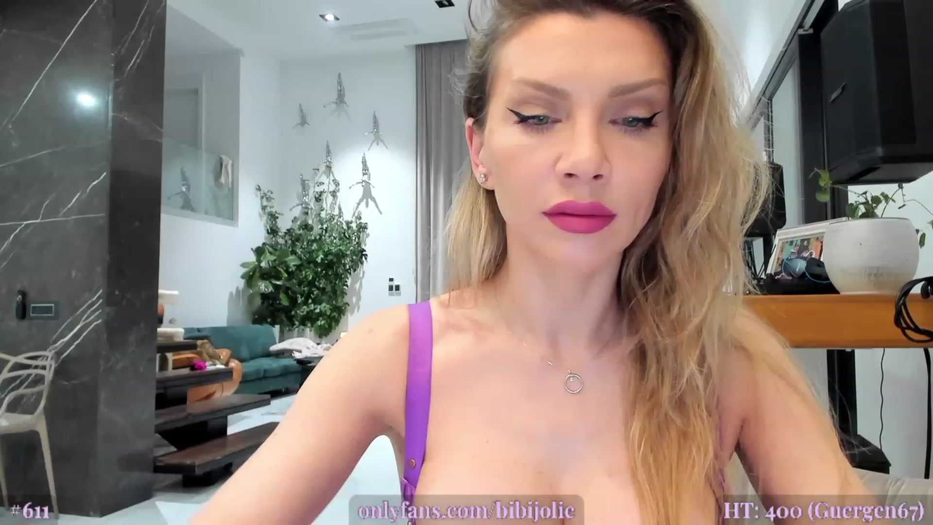 Gallery image thumbnail from AweJolie's myfreecams stream on, 03/07/2023, 02:05 image 3 of 20