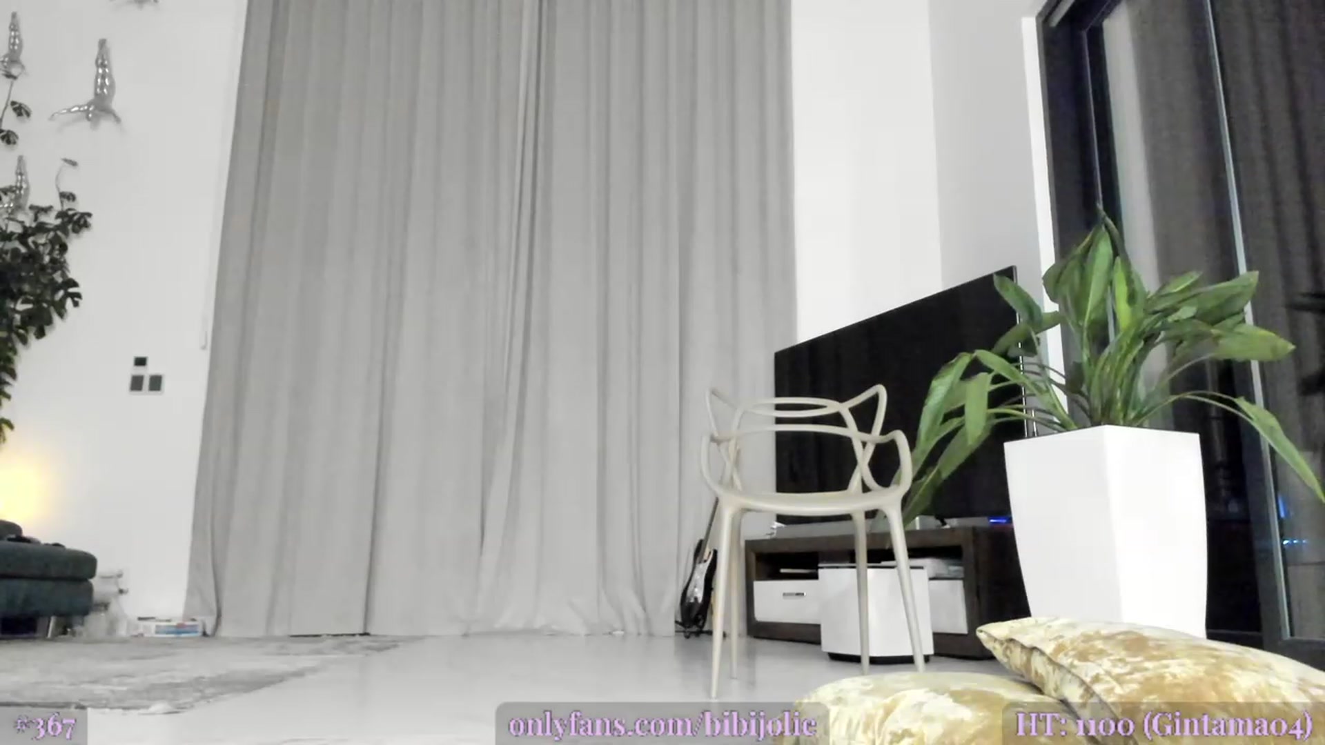 Gallery image thumbnail from AweJolie's myfreecams stream on, 03/07/2023, 04:06 image 10 of 20