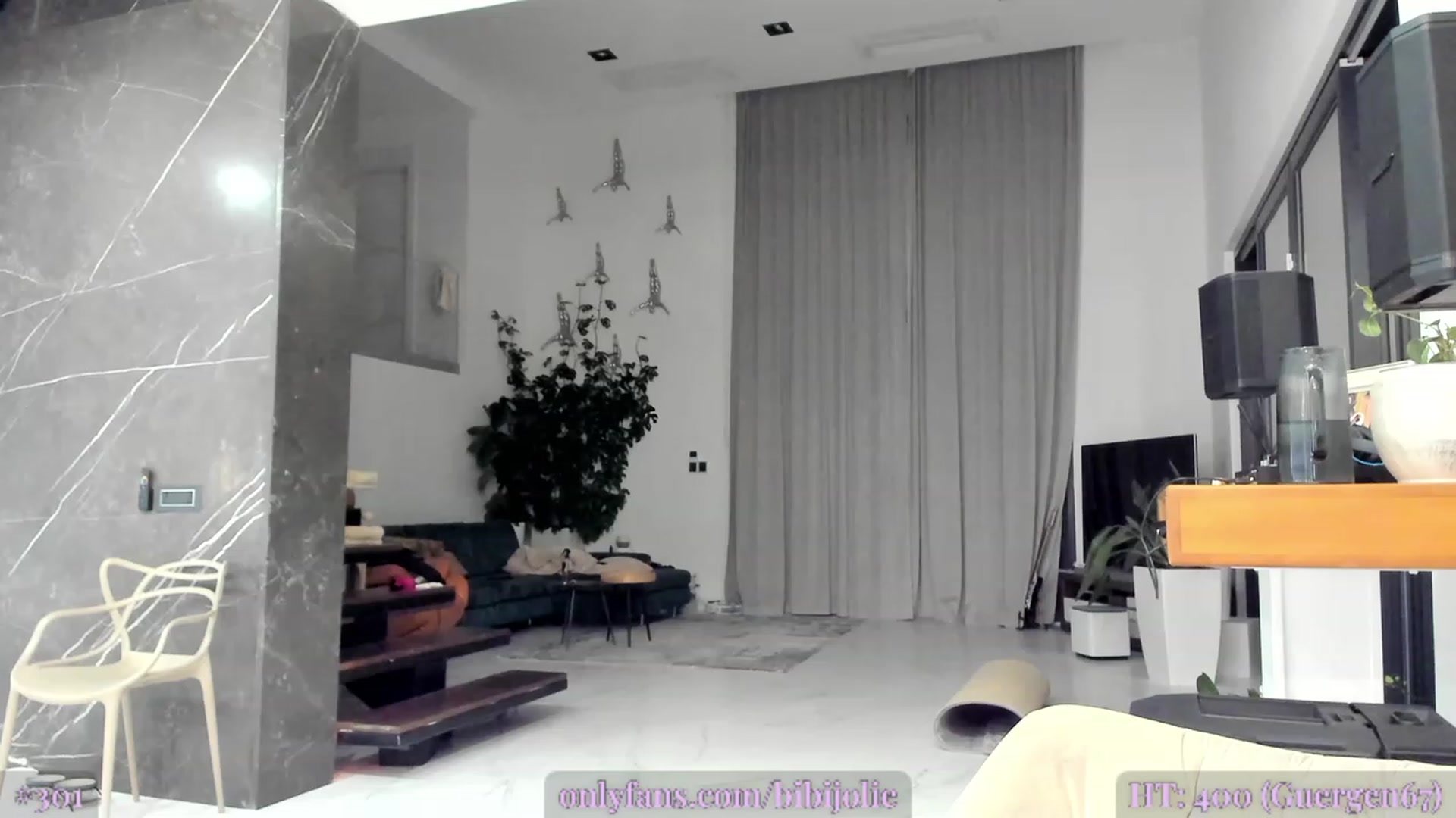 Gallery image thumbnail from AweJolie's myfreecams stream on, 03/08/2023, 01:08 image 11 of 20
