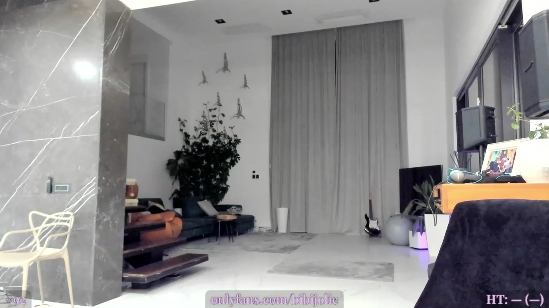 Gallery image thumbnail from AweJolie's myfreecams stream on, 03/17/2023, 23:30 image 10 of 20
