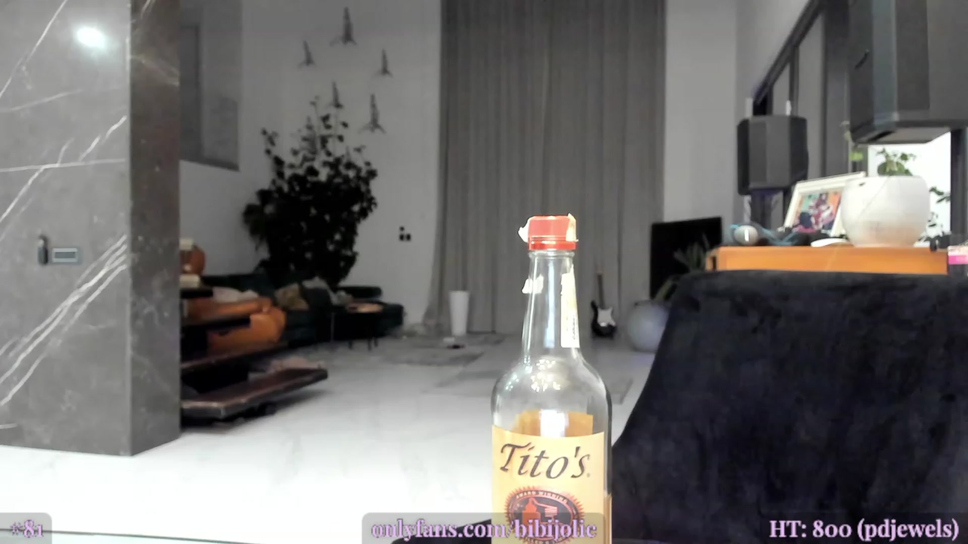 Gallery image thumbnail from AweJolie's myfreecams stream on, 03/21/2023, 01:31 image 4 of 20