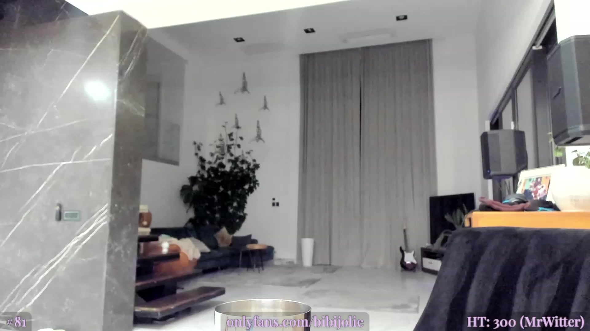 Gallery image thumbnail from AweJolie's myfreecams stream on, 03/22/2023, 24:01 image 8 of 20