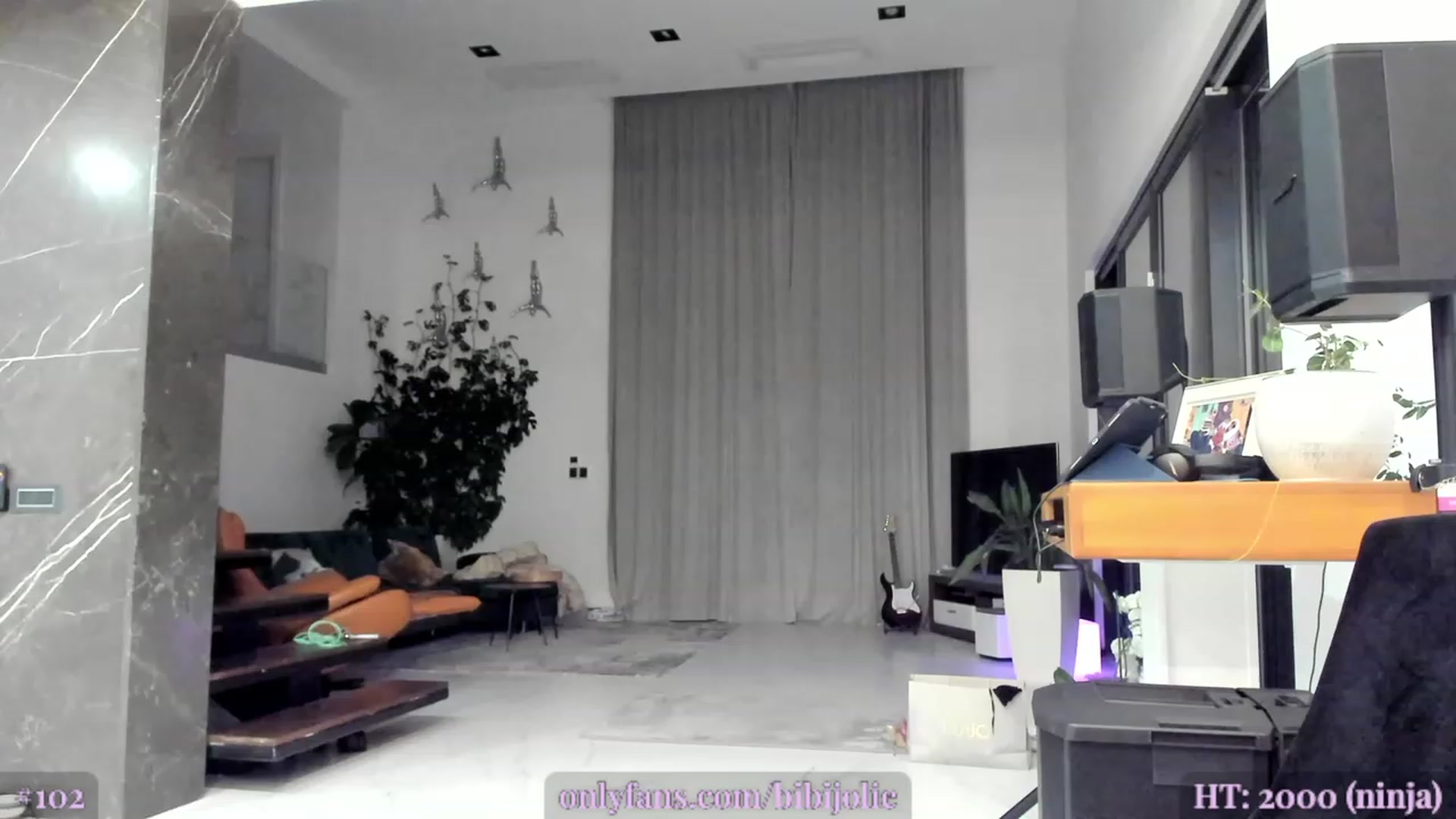 Gallery image thumbnail from AweJolie's myfreecams stream on, 03/26/2023, 23:41 image 18 of 20