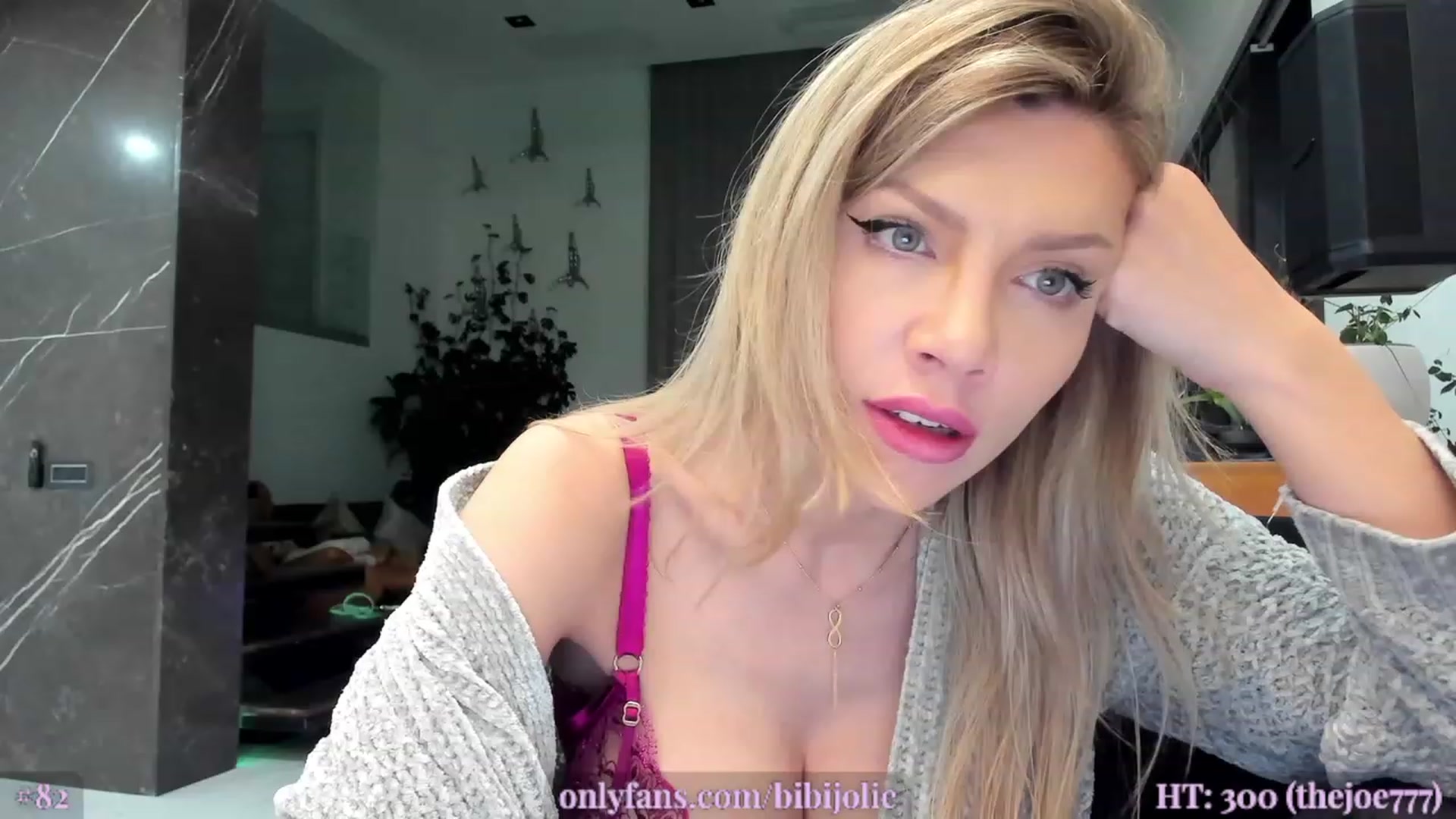Gallery image thumbnail from AweJolie's myfreecams stream on, 03/29/2023, 24:19 image 12 of 20