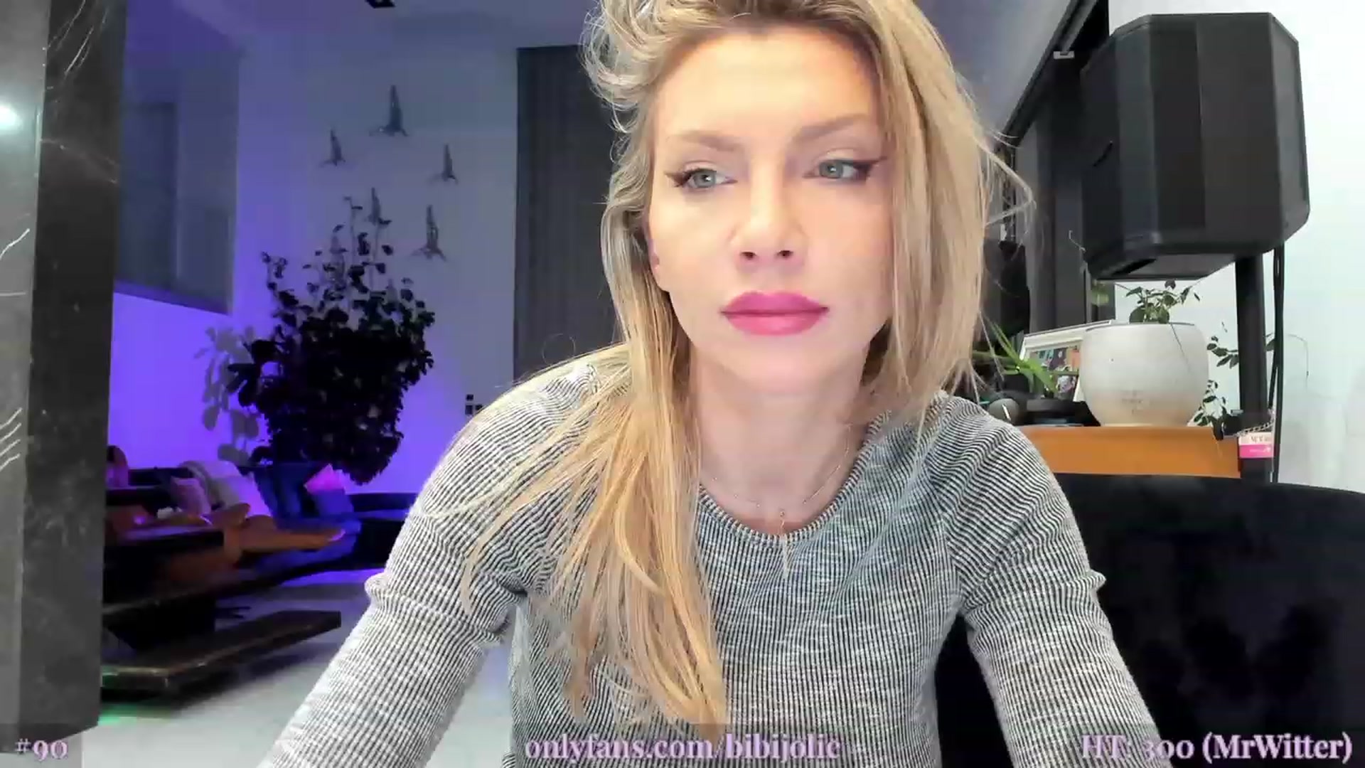Gallery image thumbnail from AweJolie's myfreecams stream on, 03/31/2023, 01:02 image 20 of 20