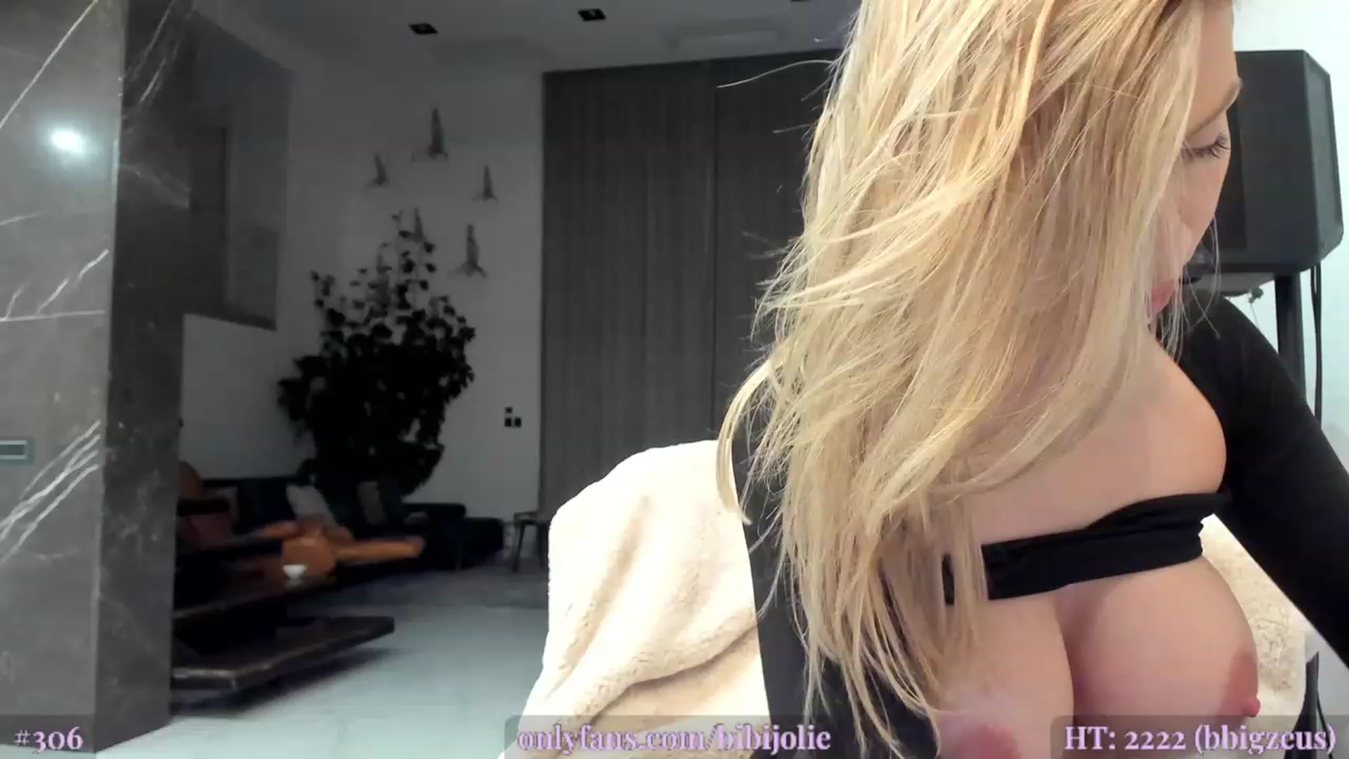 Gallery image thumbnail from AweJolie's myfreecams stream on, 04/04/2023, 24:53 image 4 of 20