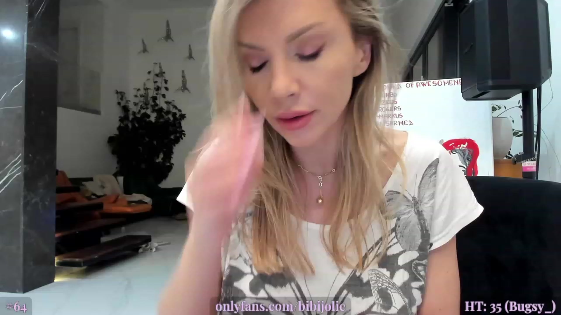 Gallery image thumbnail from AweJolie's myfreecams stream on, 04/09/2023, 23:43 image 4 of 20