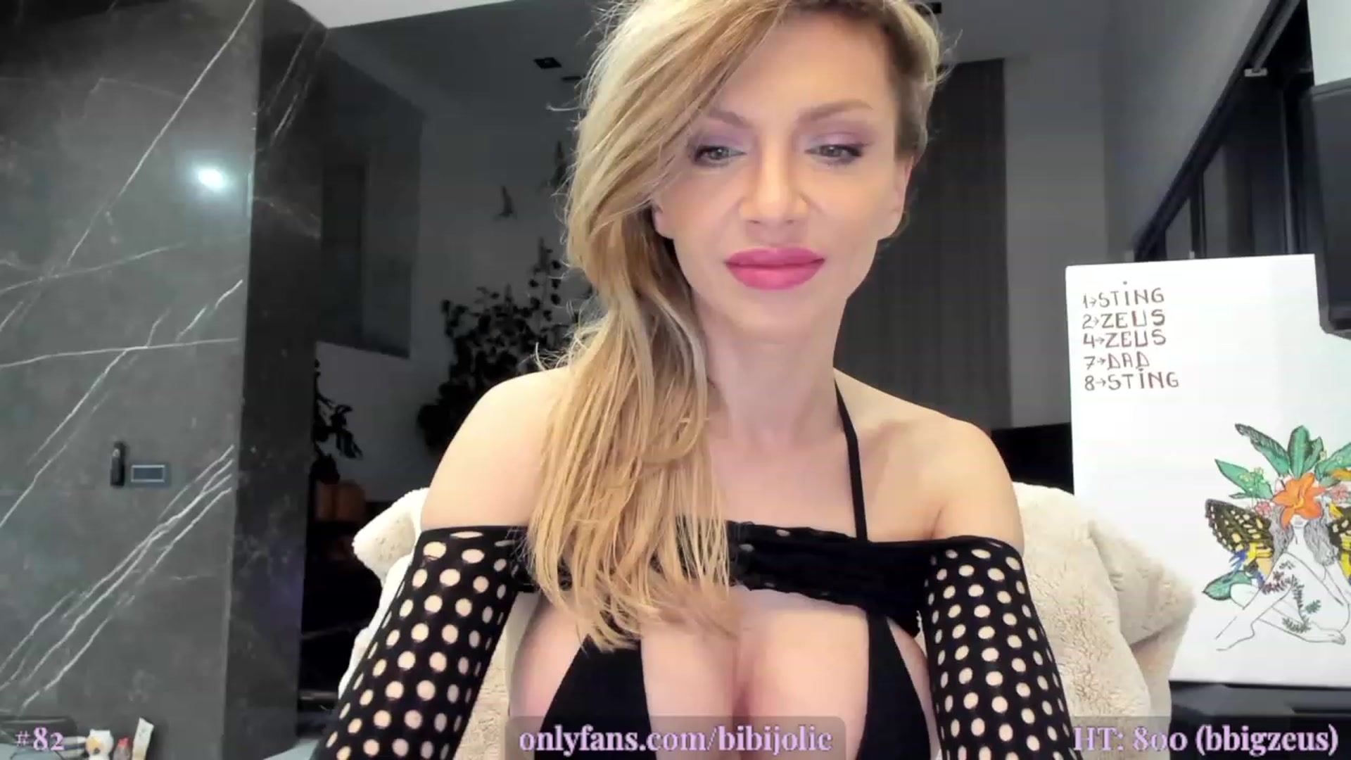 Gallery image thumbnail from AweJolie's myfreecams stream on, 05/10/2023, 24:24 image 16 of 20