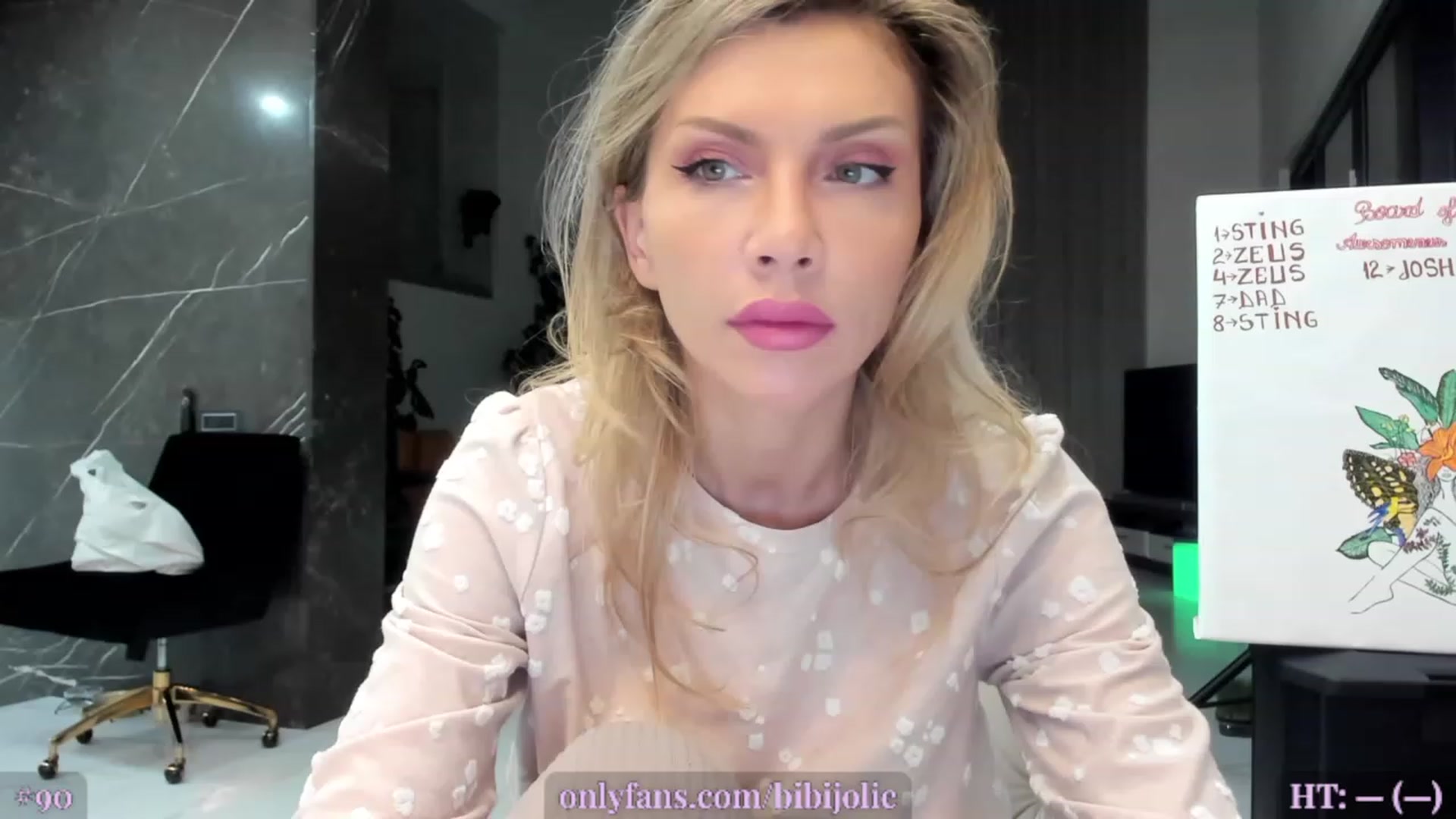 Gallery image thumbnail from AweJolie's myfreecams stream on, 05/14/2023, 23:11 image 1 of 20