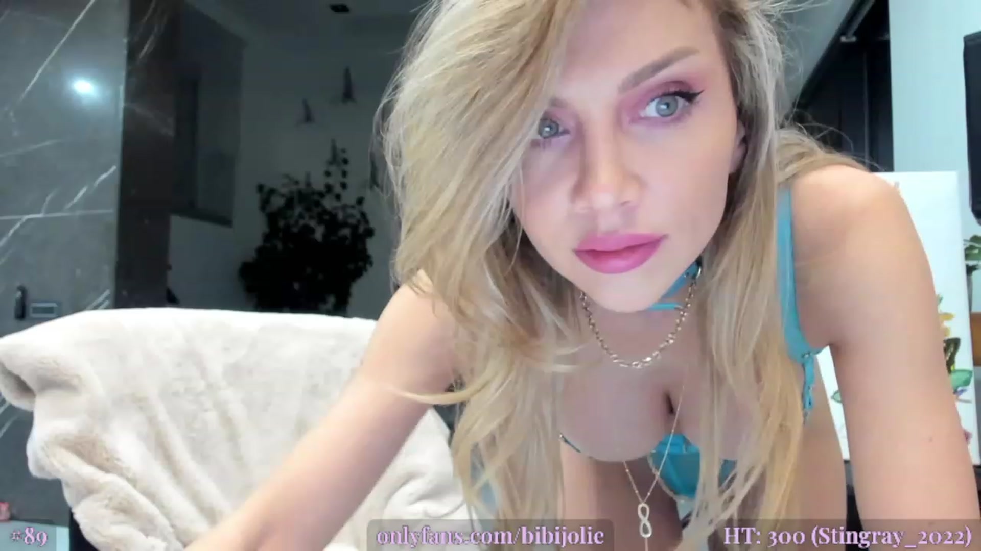 Gallery image thumbnail from AweJolie's myfreecams stream on, 05/16/2023, 24:04 image 11 of 20