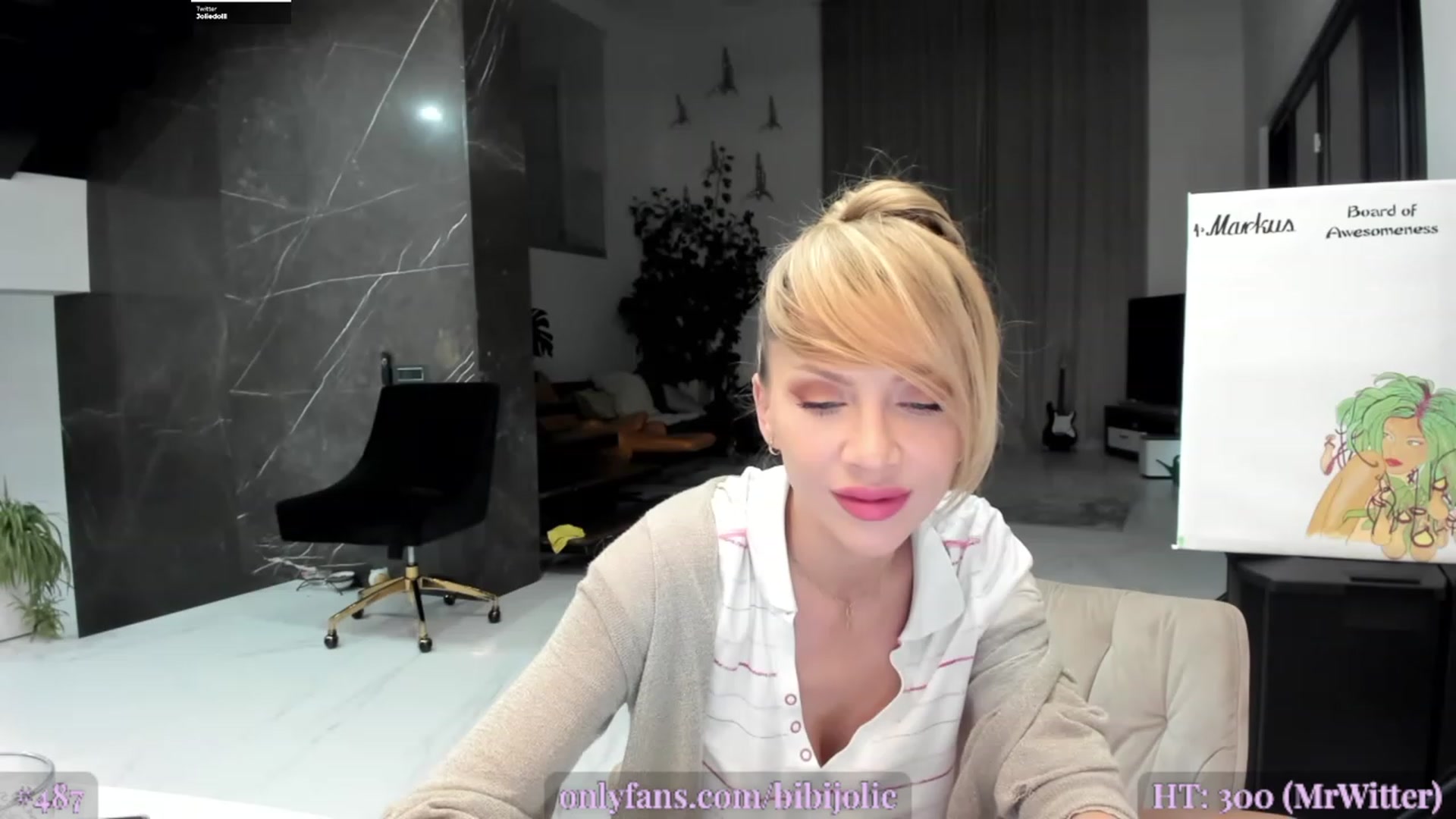 Gallery image thumbnail from AweJolie's myfreecams stream on, 06/06/2023, 24:11 image 6 of 20