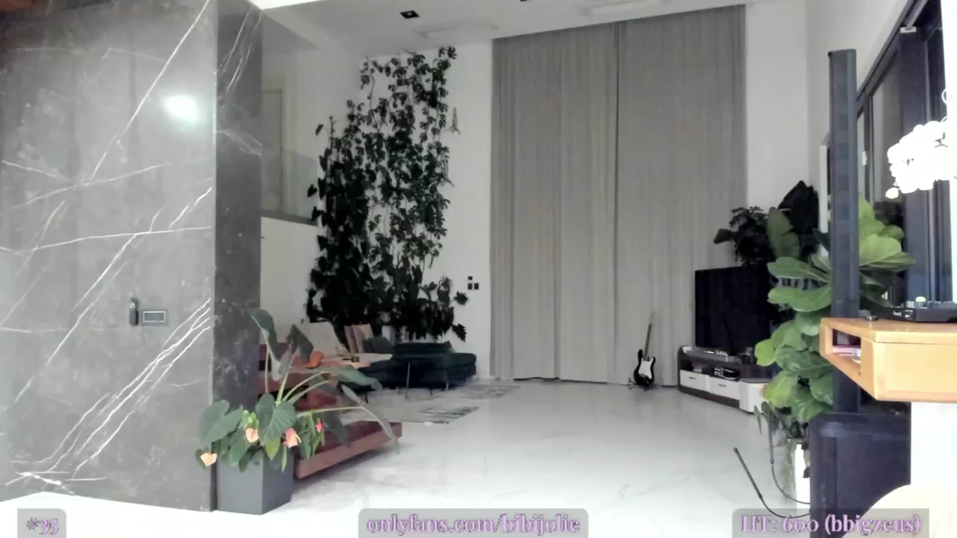 Gallery image thumbnail from AweJolie's myfreecams stream on, 02/26/2025, 24:01 image 11 of 20