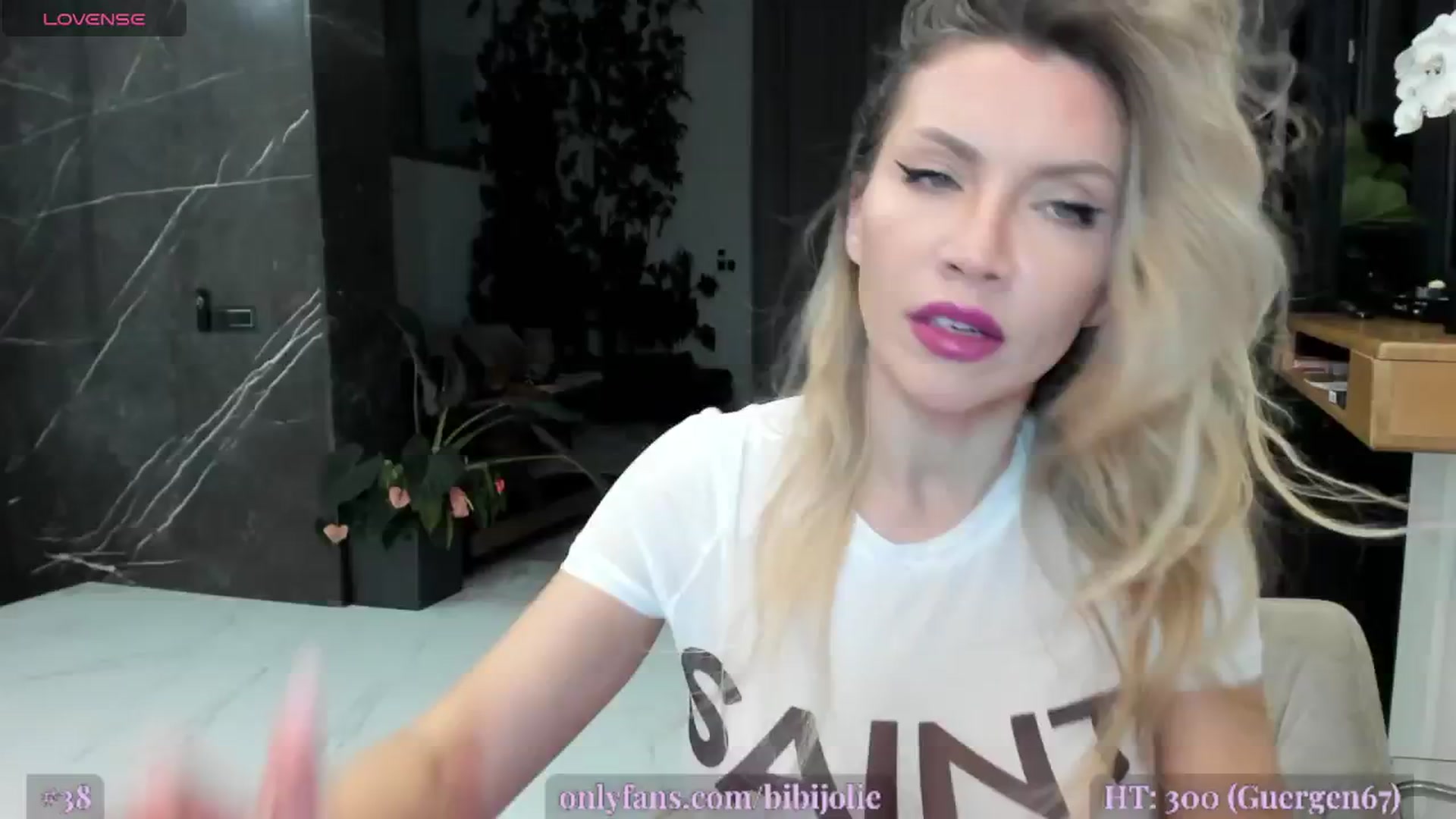 Gallery image thumbnail from AweJolie's myfreecams stream on, 02/28/2025, 24:03 image 9 of 20