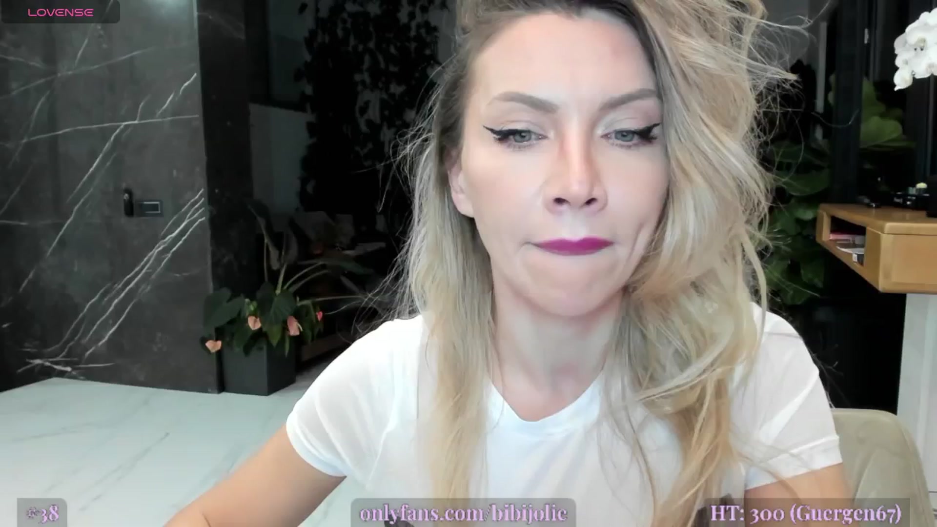 Gallery image thumbnail from AweJolie's myfreecams stream on, 02/28/2025, 24:03 image 10 of 20