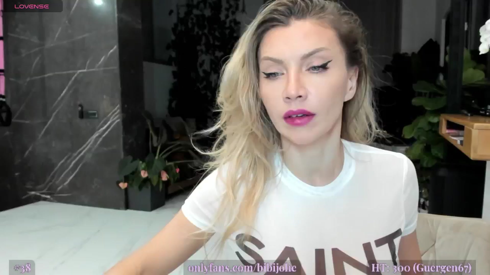 Gallery image thumbnail from AweJolie's myfreecams stream on, 02/28/2025, 24:03 image 16 of 20