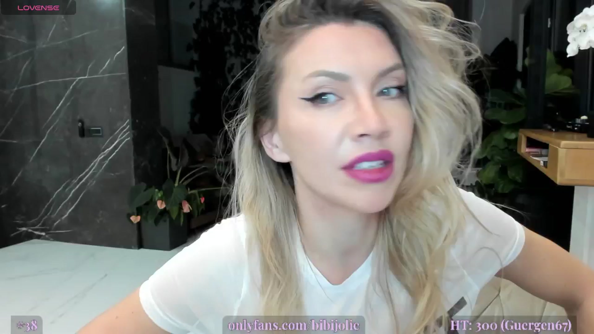 Gallery image thumbnail from AweJolie's myfreecams stream on, 02/28/2025, 24:03 image 11 of 20