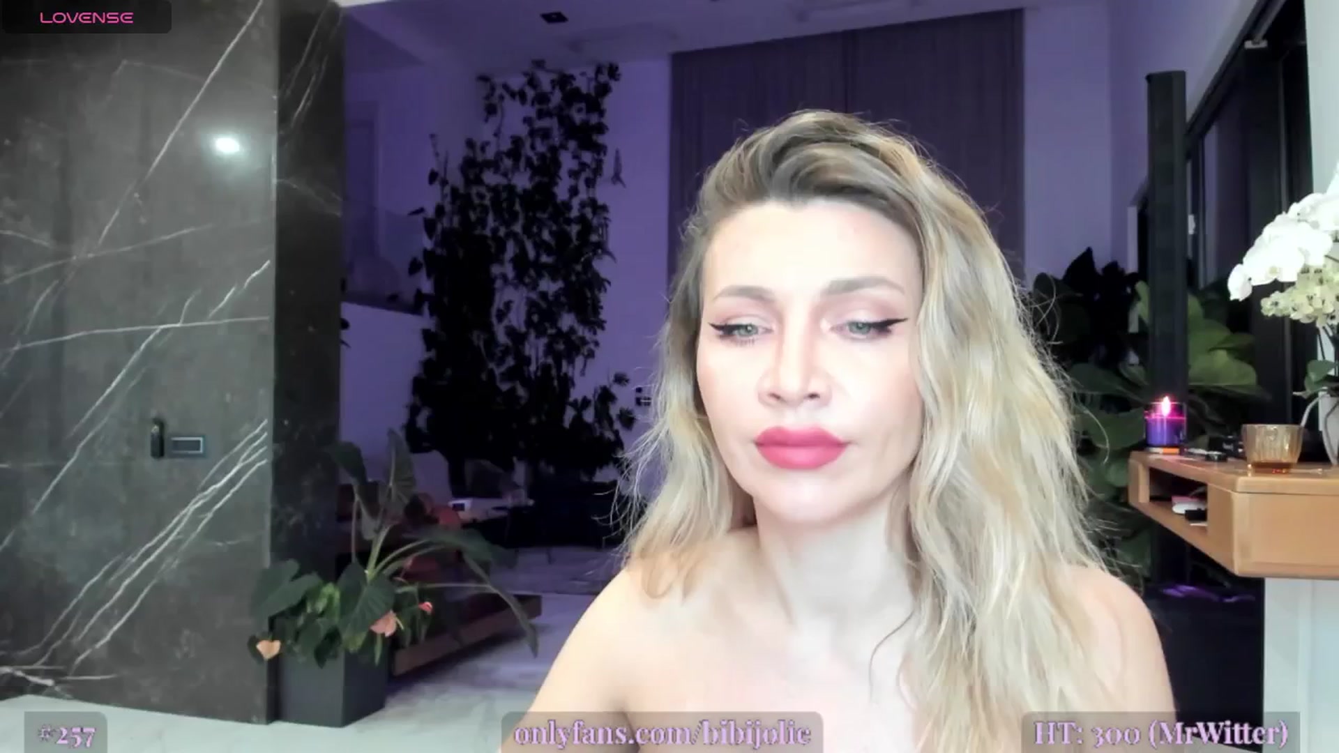 Gallery image thumbnail from AweJolie's myfreecams stream on, 03/14/2025, 02:46 image 3 of 20