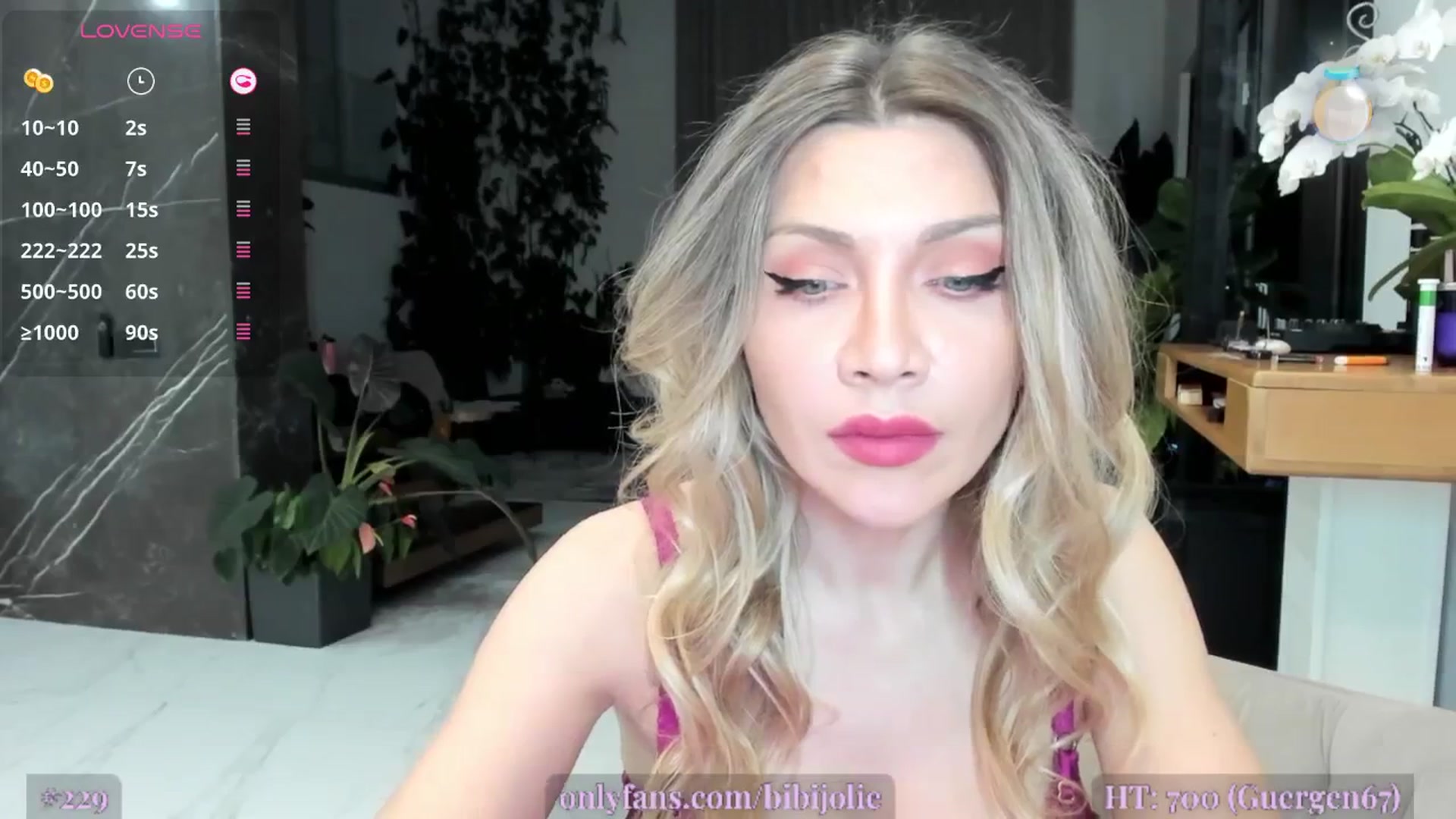 Gallery image thumbnail from AweJolie's myfreecams stream on, 03/21/2025, 02:09 image 13 of 20