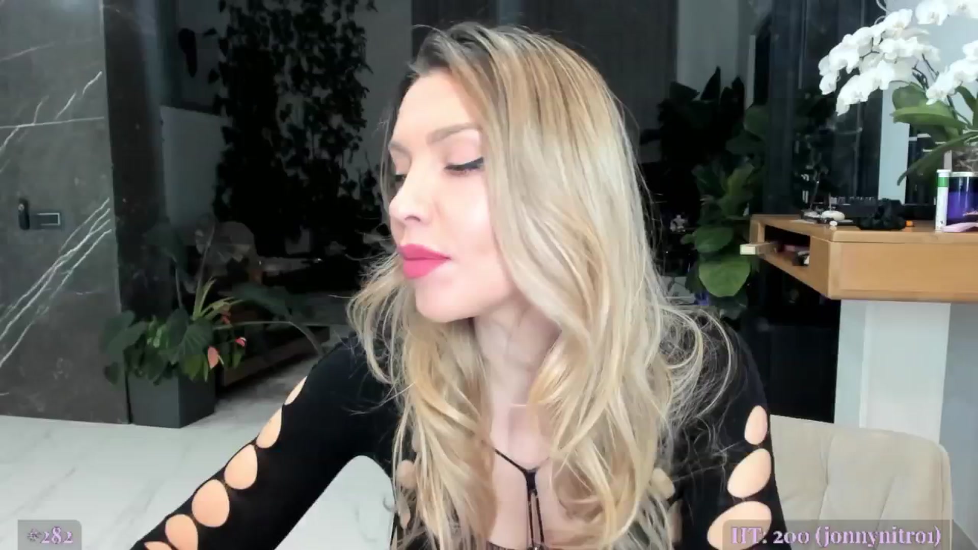 Gallery image thumbnail from AweJolie's myfreecams stream on, 03/24/2025, 24:40 image 12 of 20