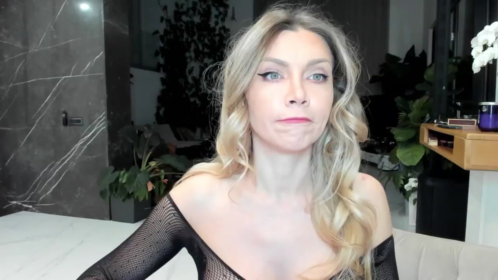 Gallery image thumbnail from AweJolie's myfreecams stream on, 03/26/2025, 23:56 image 1 of 20