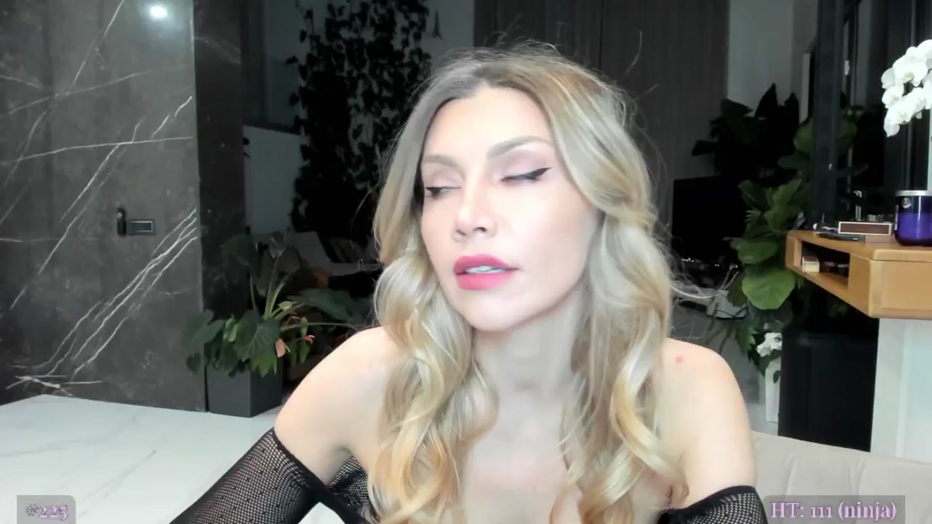 Gallery image thumbnail from AweJolie's myfreecams stream on, 03/26/2025, 23:56 image 3 of 20