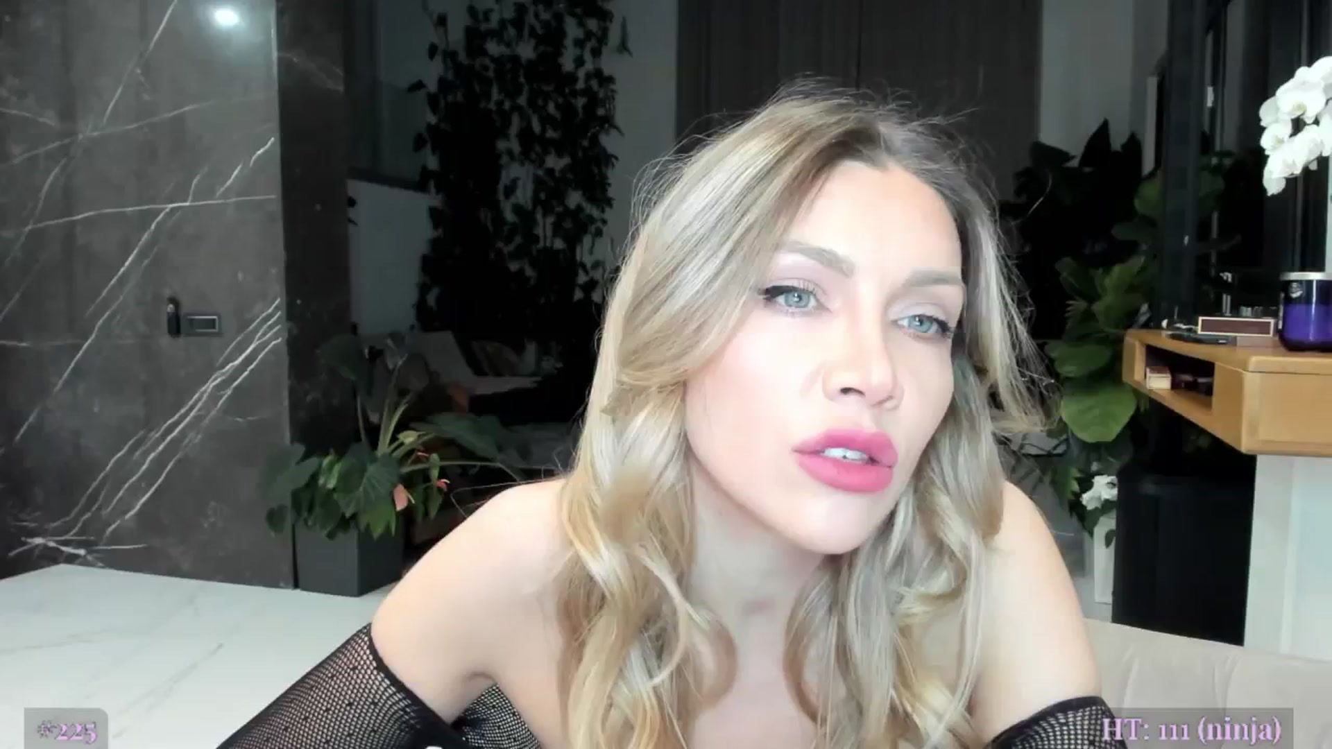 Gallery image thumbnail from AweJolie's myfreecams stream on, 03/26/2025, 23:56 image 4 of 20