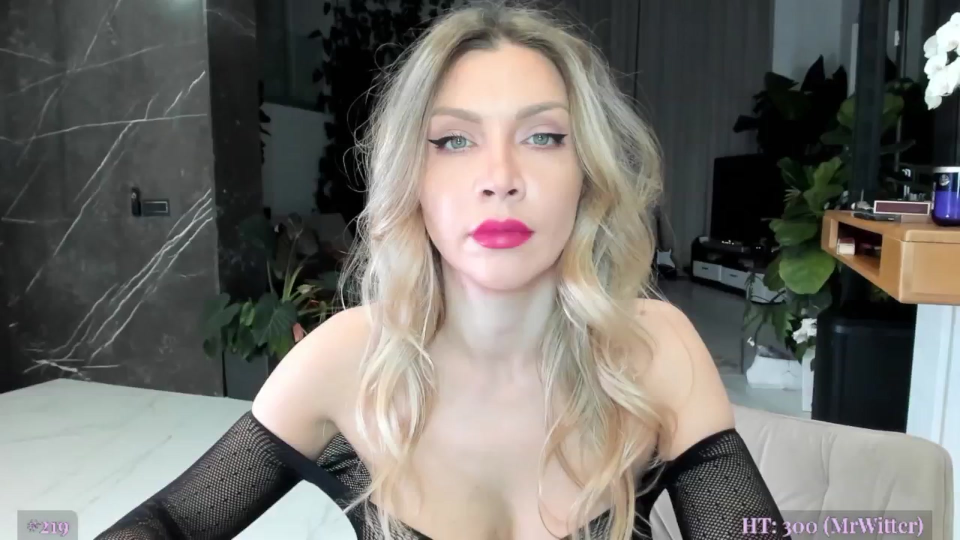 Gallery image thumbnail from AweJolie's myfreecams stream on, 03/27/2025, 02:27 image 1 of 20