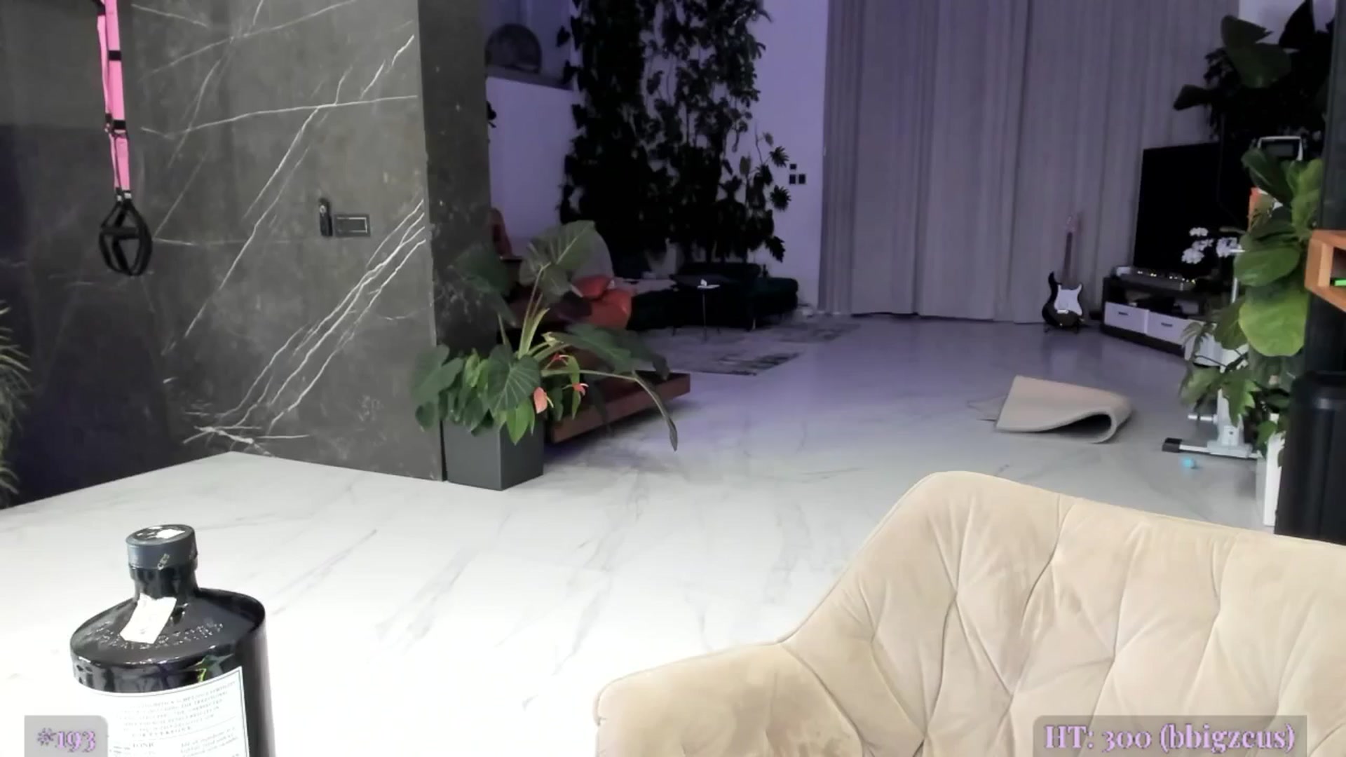 Gallery image thumbnail from AweJolie's myfreecams stream on, 03/31/2025, 22:31 image 5 of 20