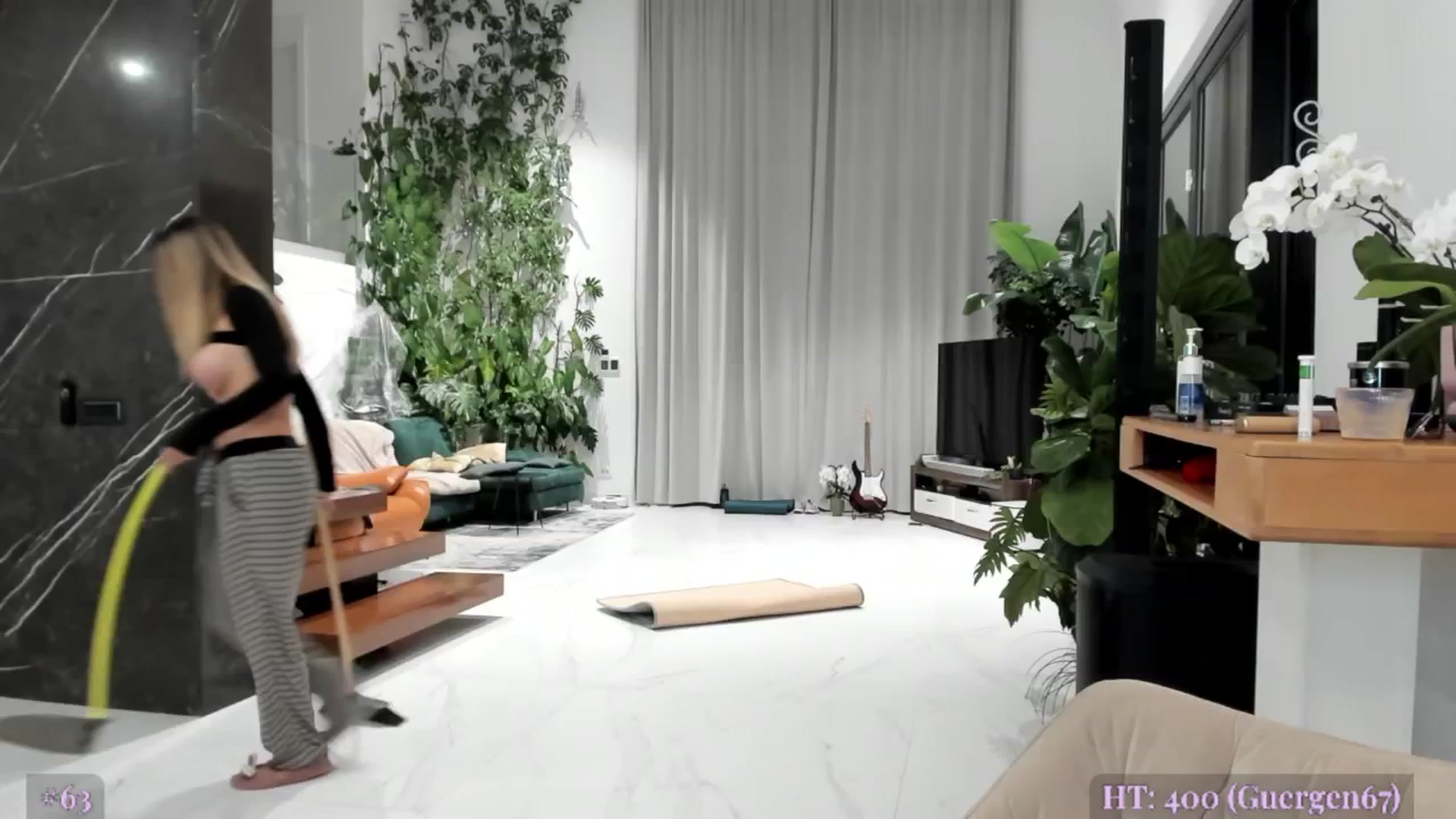 Gallery image thumbnail from AweJolie's myfreecams stream on, 05/03/2025, 01:08 image 6 of 20