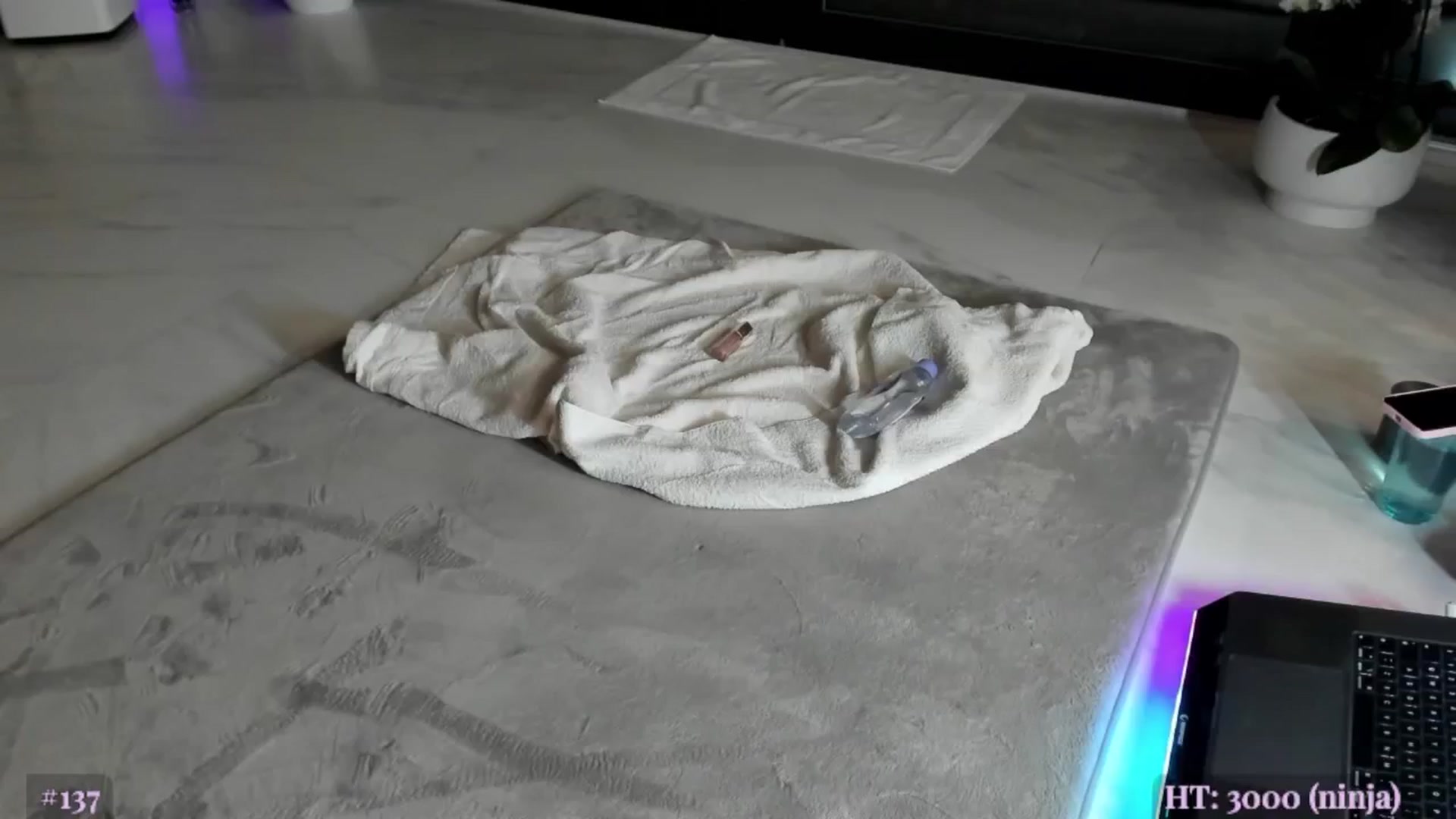 Gallery image thumbnail from AweJolie's myfreecams stream on, 05/17/2025, 24:42 image 20 of 20