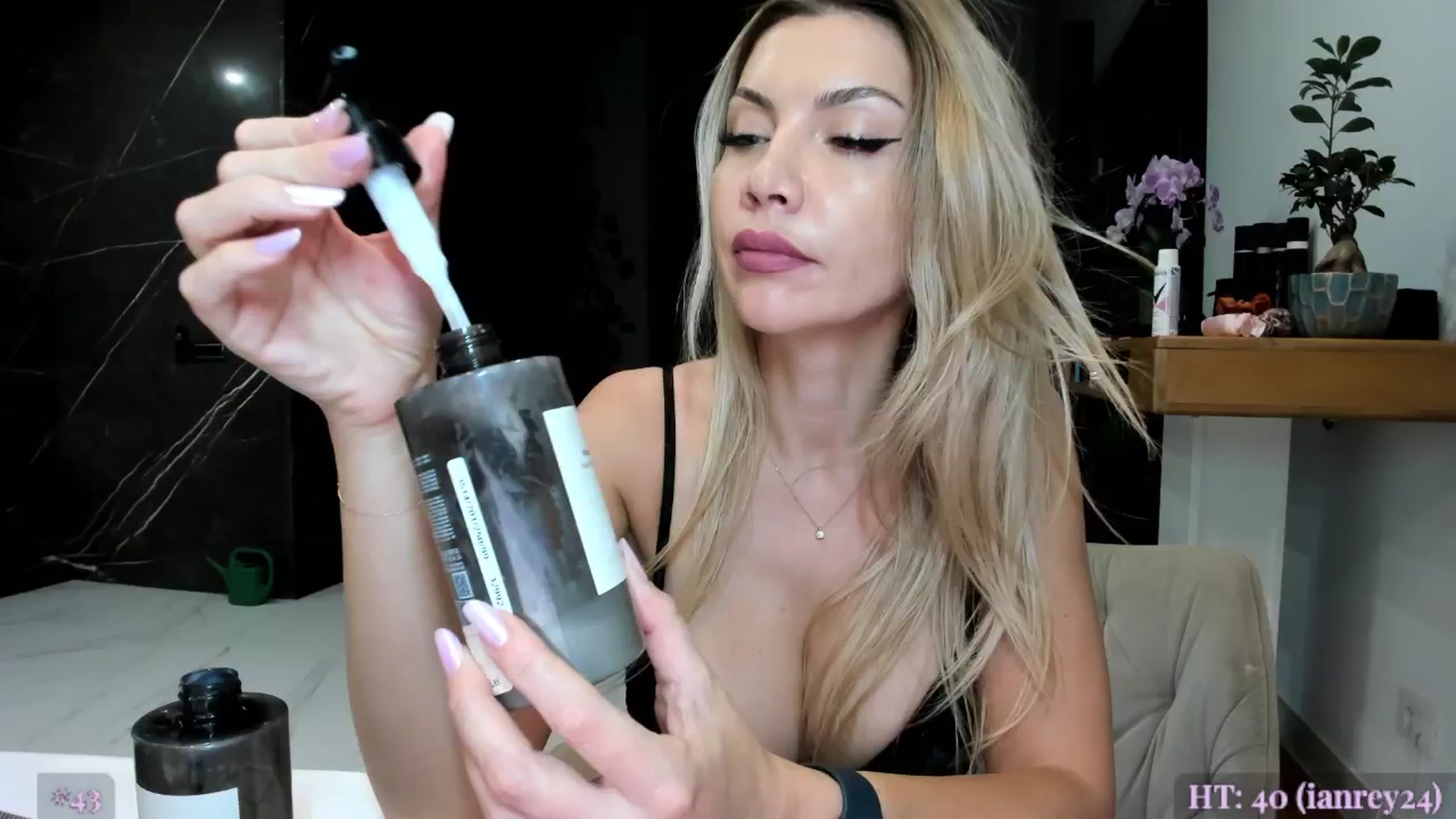 Gallery image thumbnail from AweJolie's myfreecams stream on, 08/02/2025, 22:37 image 8 of 20