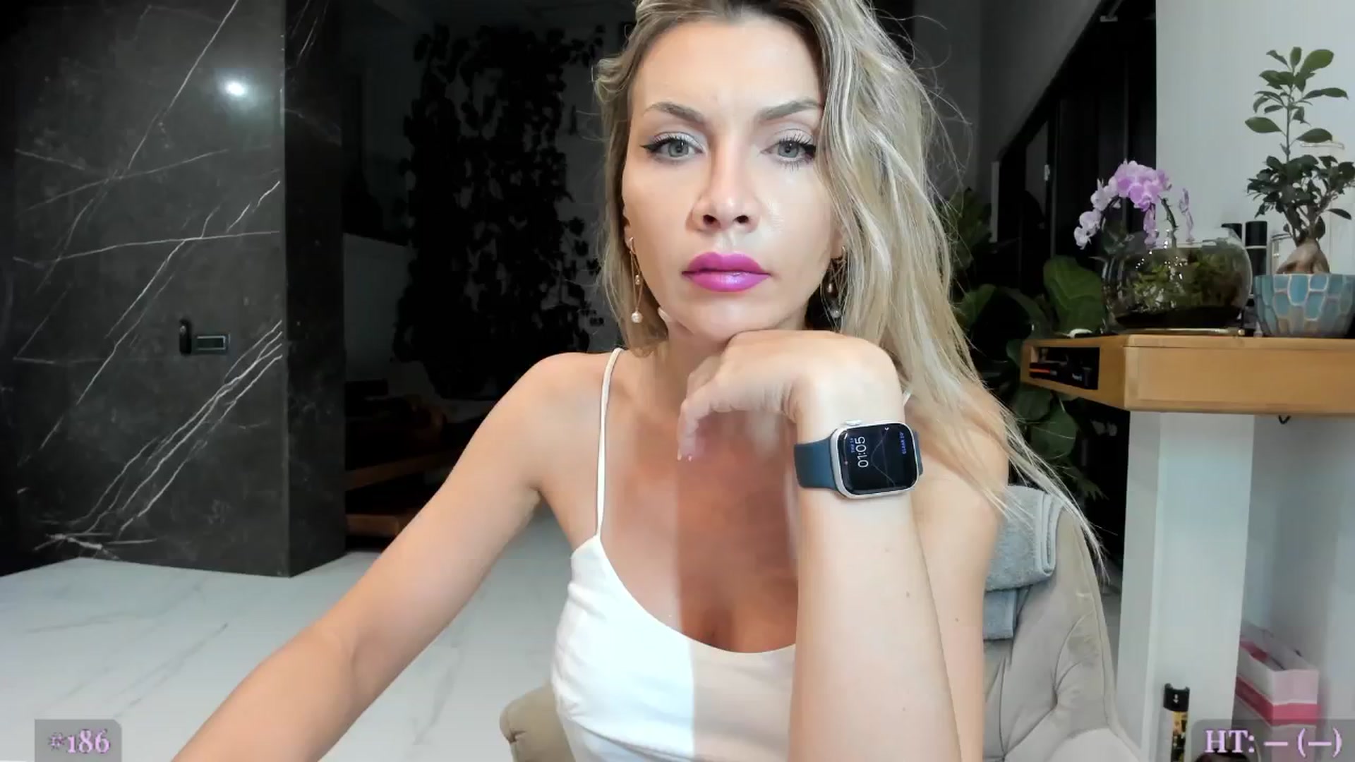 Gallery image thumbnail from AweJolie's myfreecams stream on, 08/14/2025, 24:04 image 1 of 20