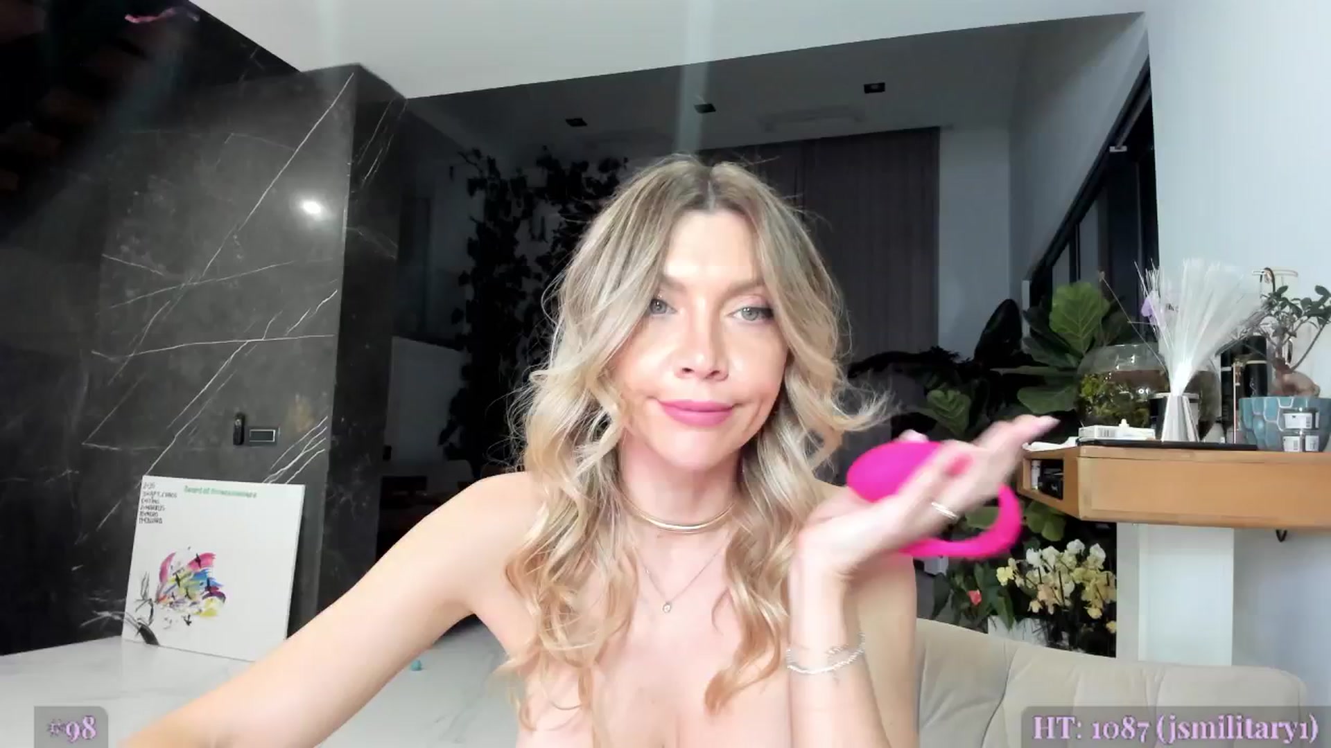 Gallery image thumbnail from AweJolie's myfreecams stream on, 10/15/2025, 24:57 image 16 of 20
