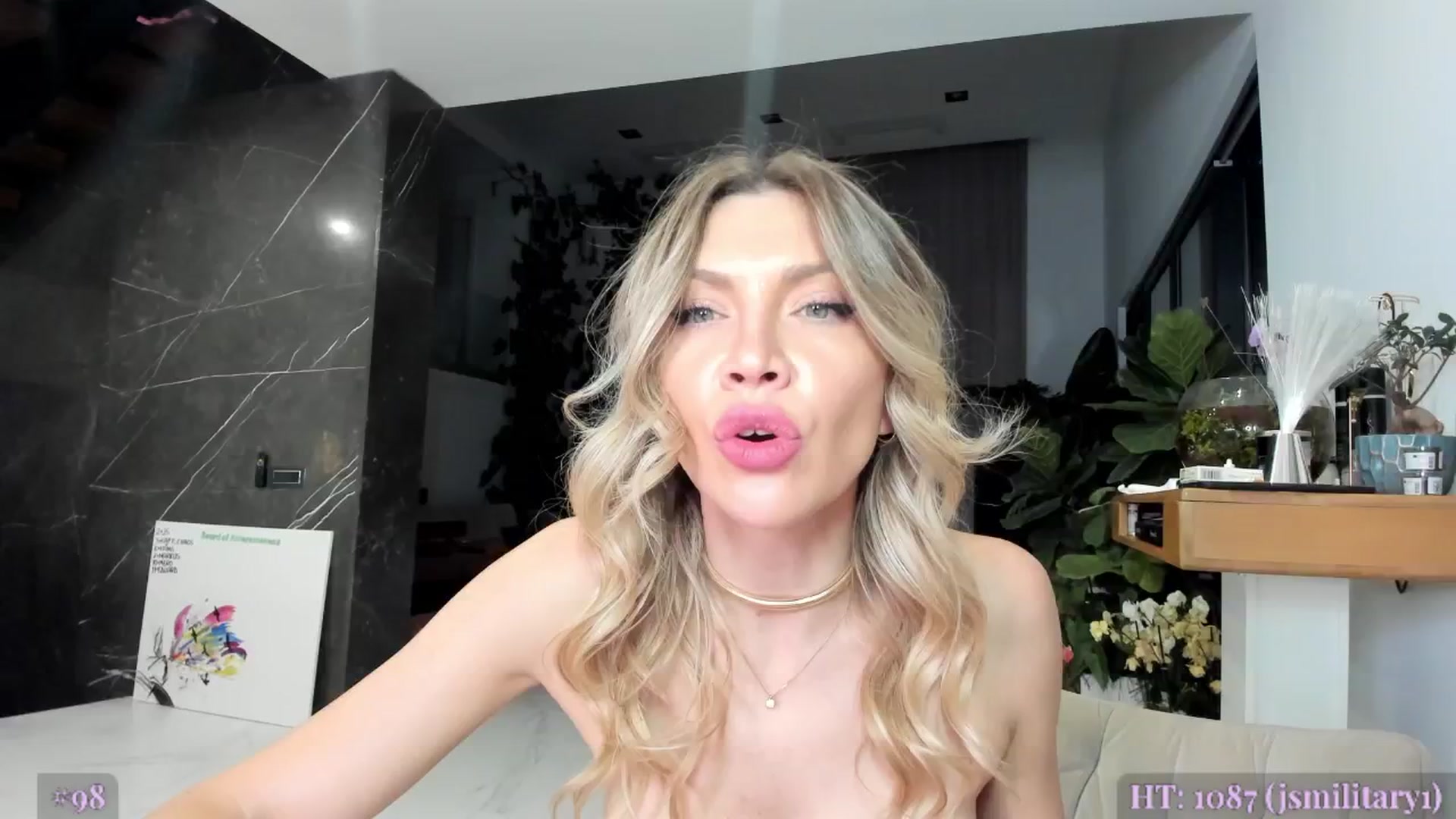 Gallery image thumbnail from AweJolie's myfreecams stream on, 10/15/2025, 24:57 image 13 of 20
