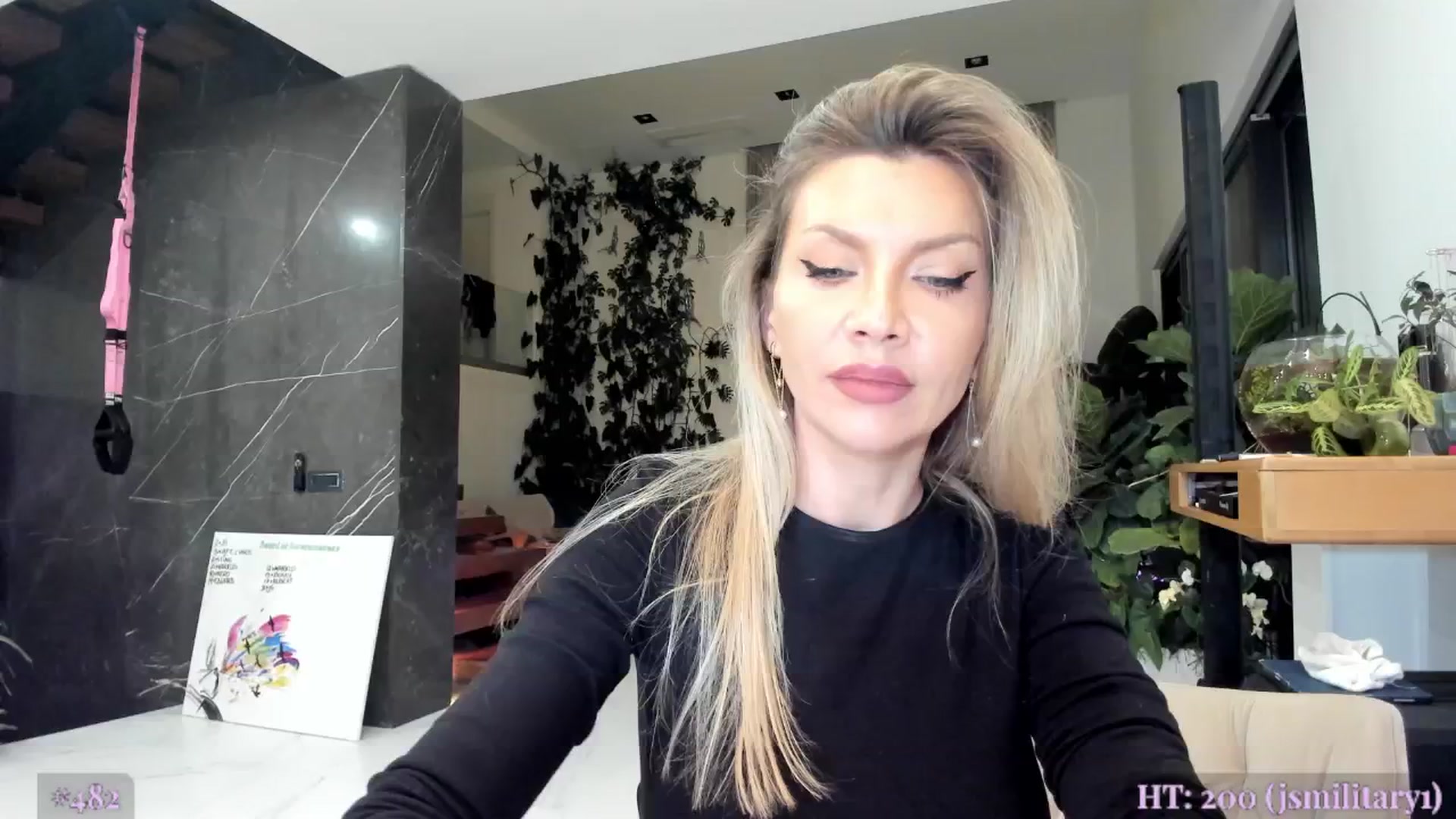 Gallery image thumbnail from AweJolie's myfreecams stream on, 11/04/2025, 24:37 image 1 of 20
