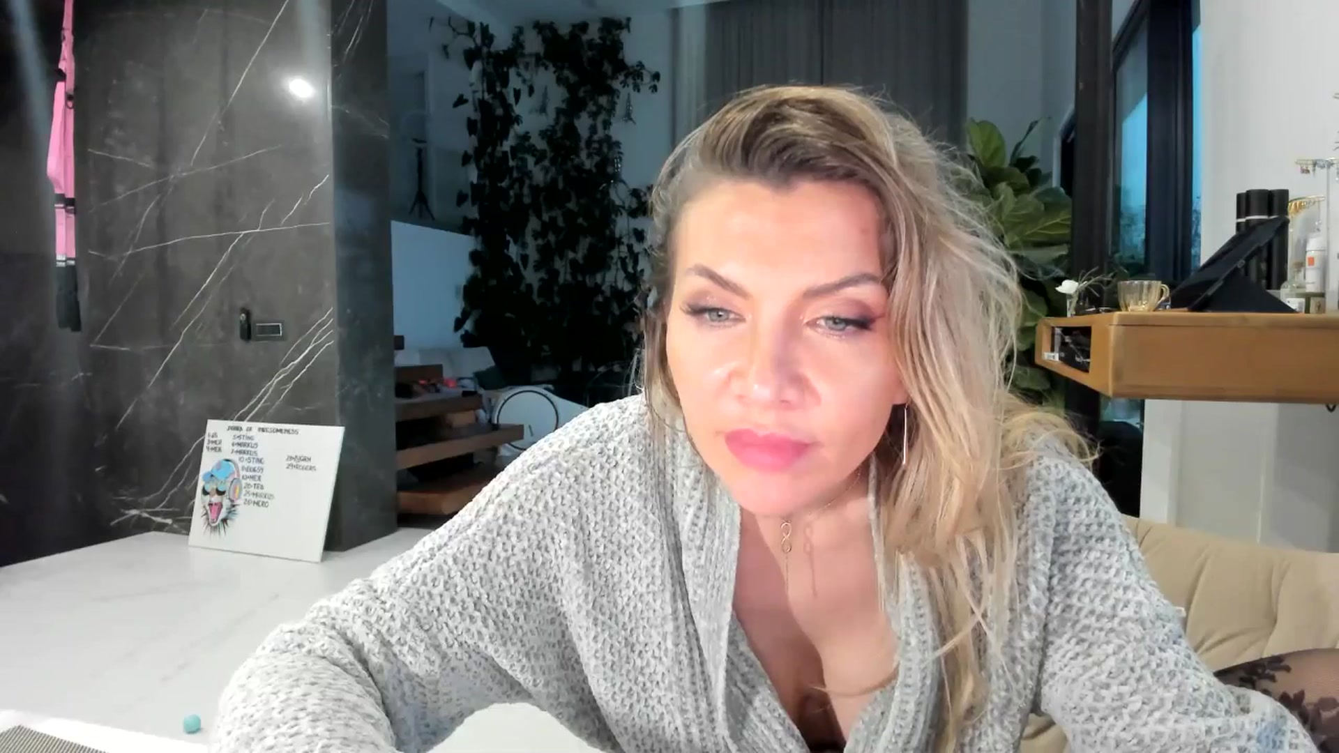 Gallery image thumbnail from AweJolie's myfreecams stream on, 12/01/2025, 06:00 image 19 of 20