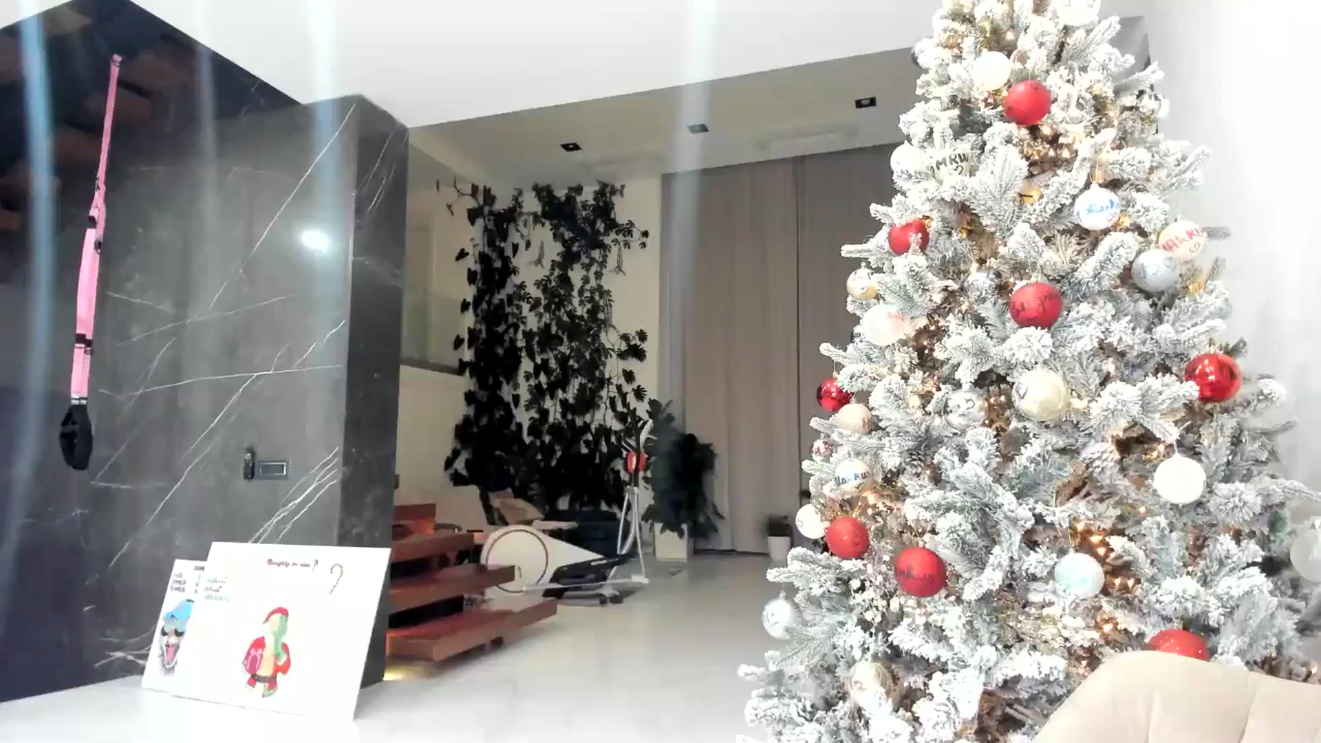 Gallery image thumbnail from AweJolie's myfreecams stream on, 12/05/2025, 24:01 image 8 of 20