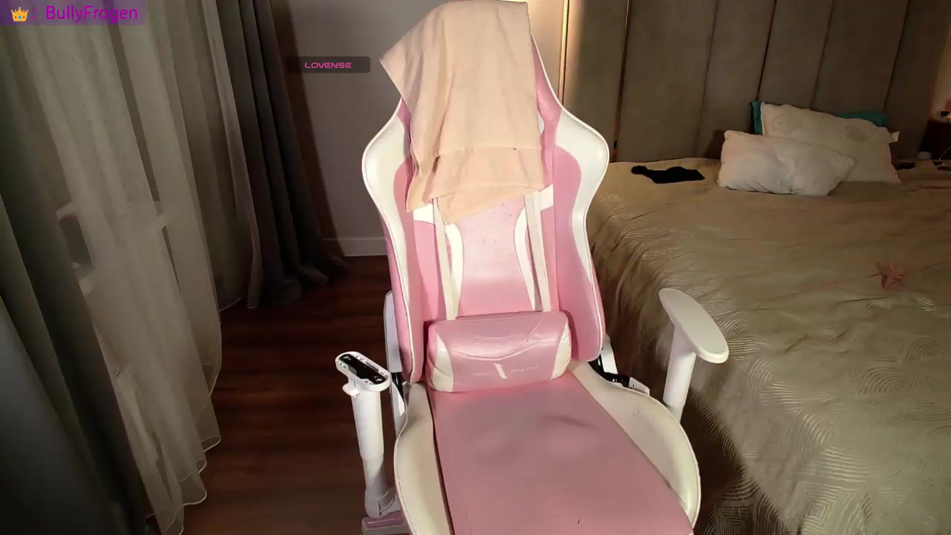 Gallery image thumbnail from AweSome_Gi's myfreecams stream on, 05/28/2026, 17:30 image 18 of 20