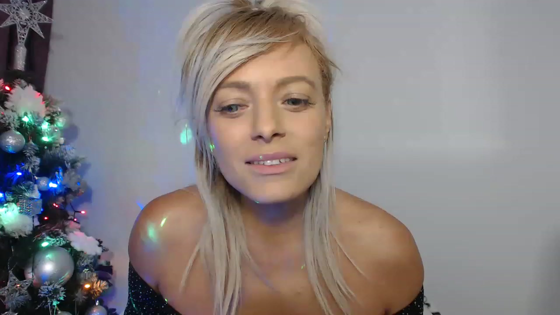 Gallery image thumbnail from AwesomeBlonde's myfreecams stream on, 01/02/2023, 23:04 image 5 of 20