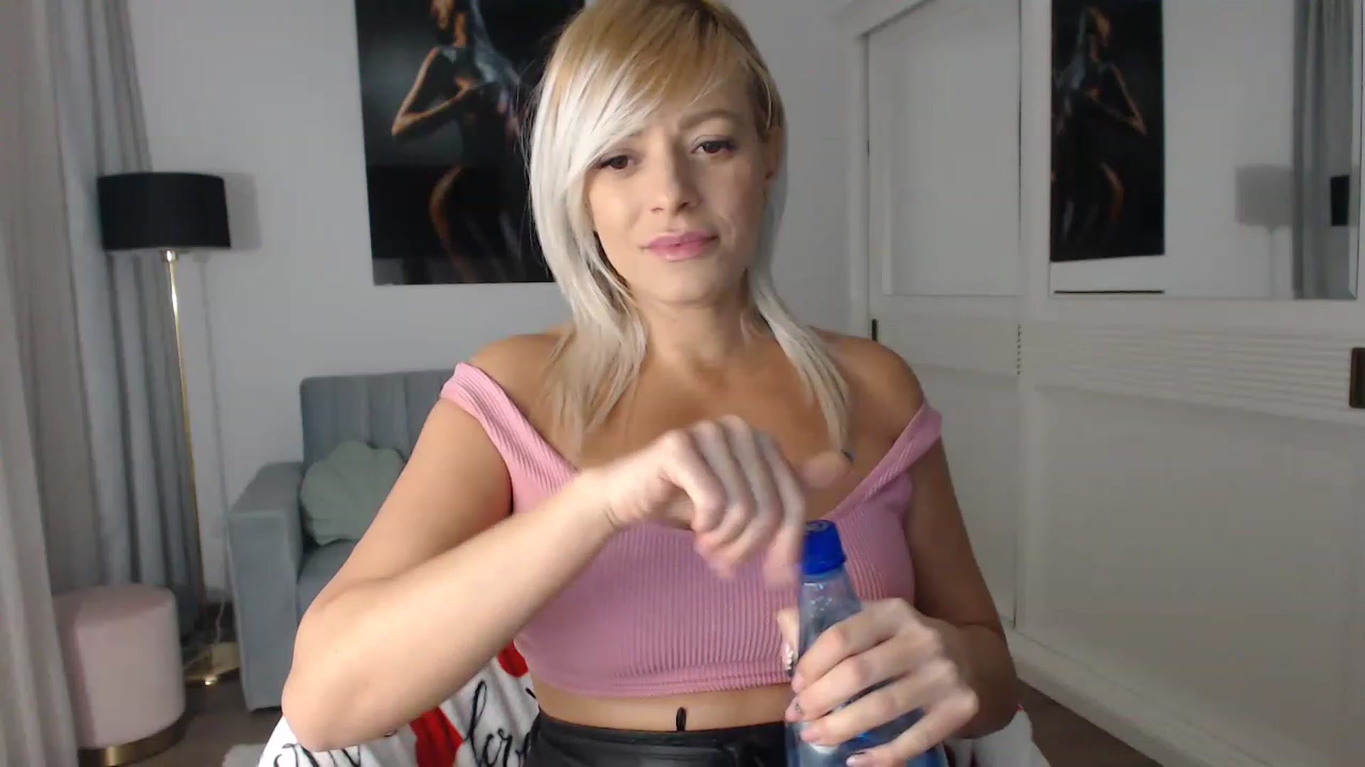 Gallery image thumbnail from AwesomeBlonde's myfreecams stream on, 02/18/2023, 23:35 image 5 of 20
