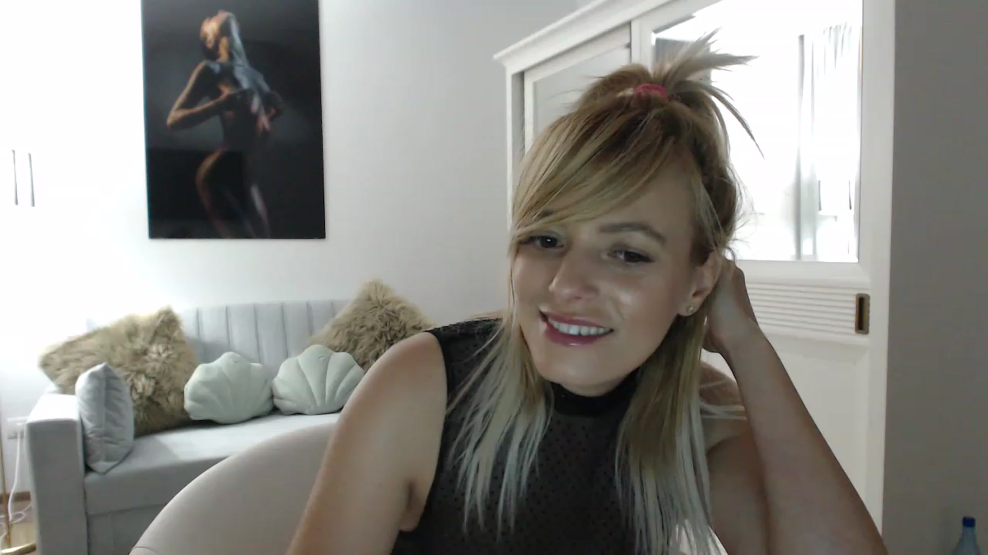 Gallery image thumbnail from AwesomeBlonde's myfreecams stream on, 06/28/2023, 23:12 image 19 of 20
