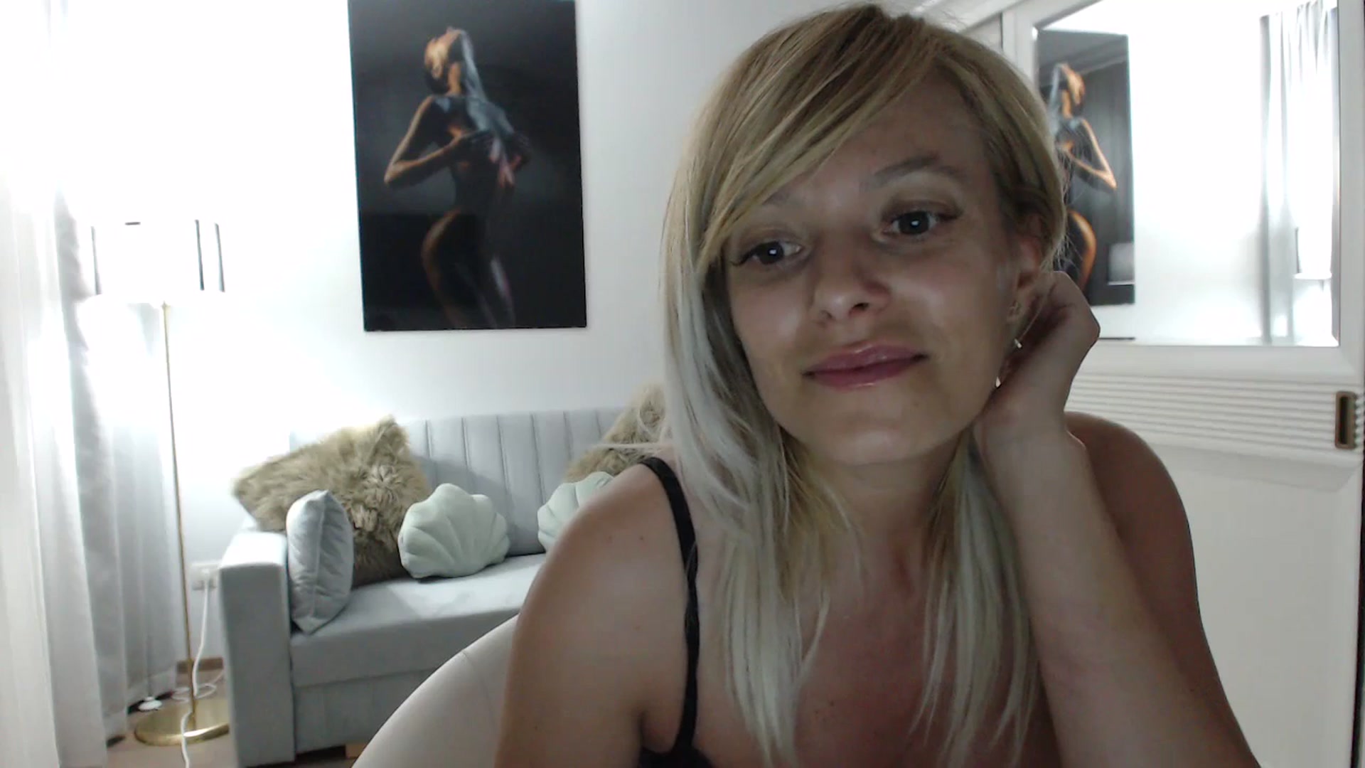 Gallery image thumbnail from AwesomeBlonde's myfreecams stream on, 07/06/2023, 22:10 image 11 of 20