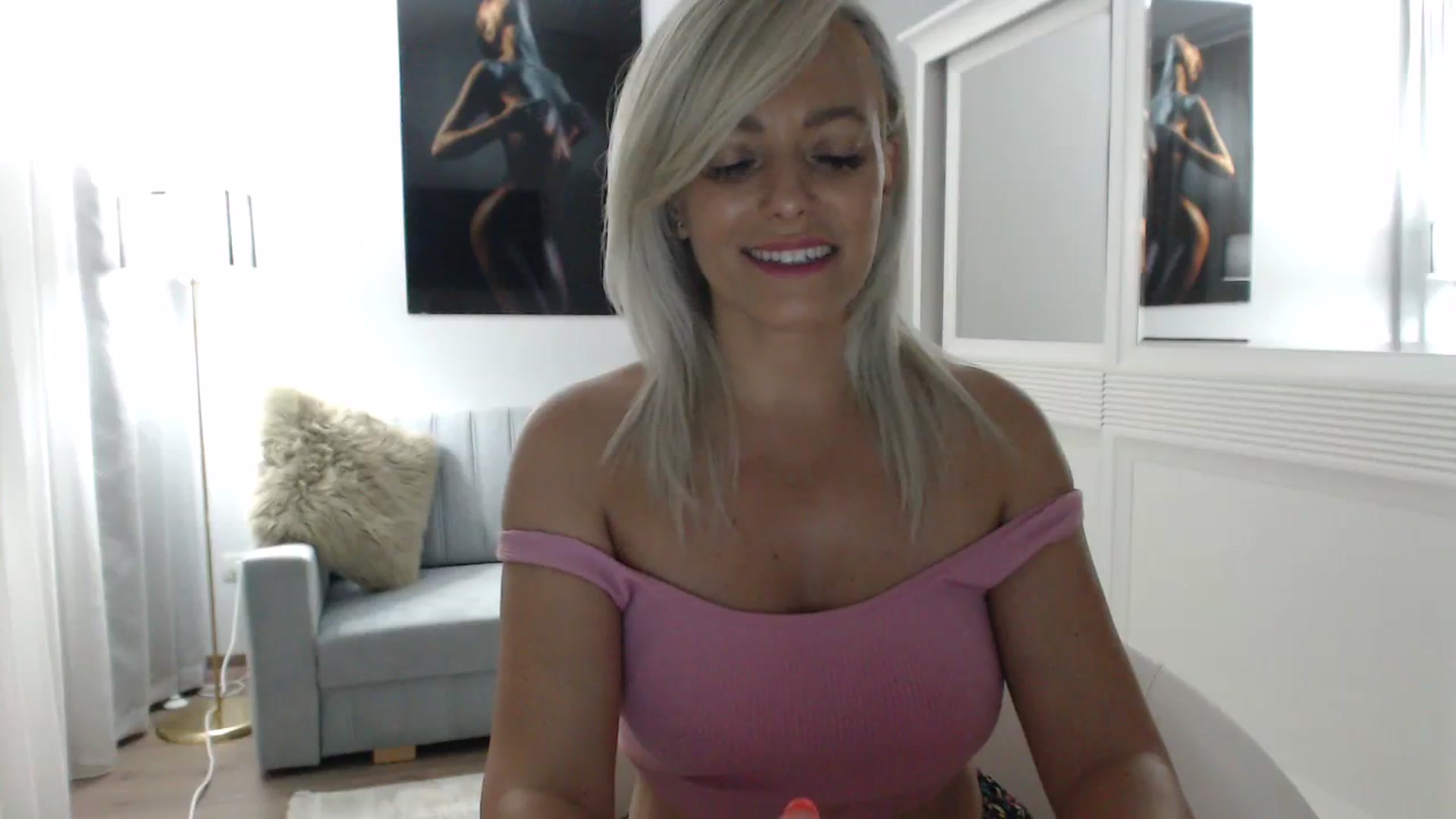 Gallery image thumbnail from AwesomeBlonde's myfreecams stream on, 07/29/2023, 21:20 image 15 of 20