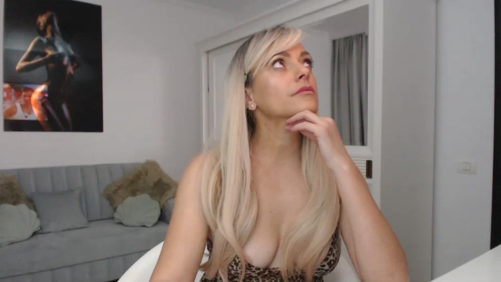 Gallery image thumbnail from AwesomeBlonde's myfreecams stream on, 10/11/2023, 21:46 image 2 of 20