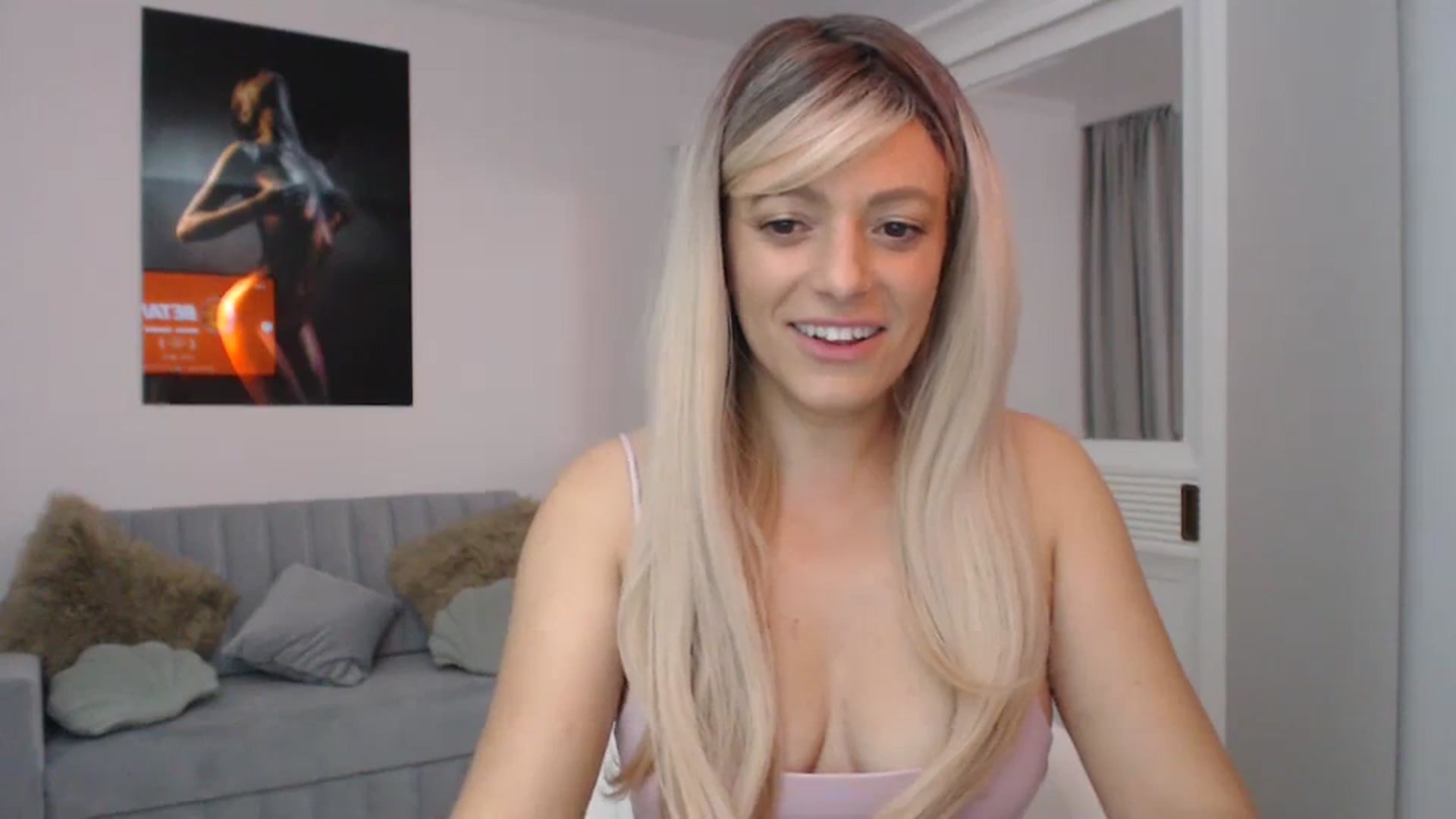 Gallery image thumbnail from AwesomeBlonde's myfreecams stream on, 11/07/2023, 23:03 image 6 of 20