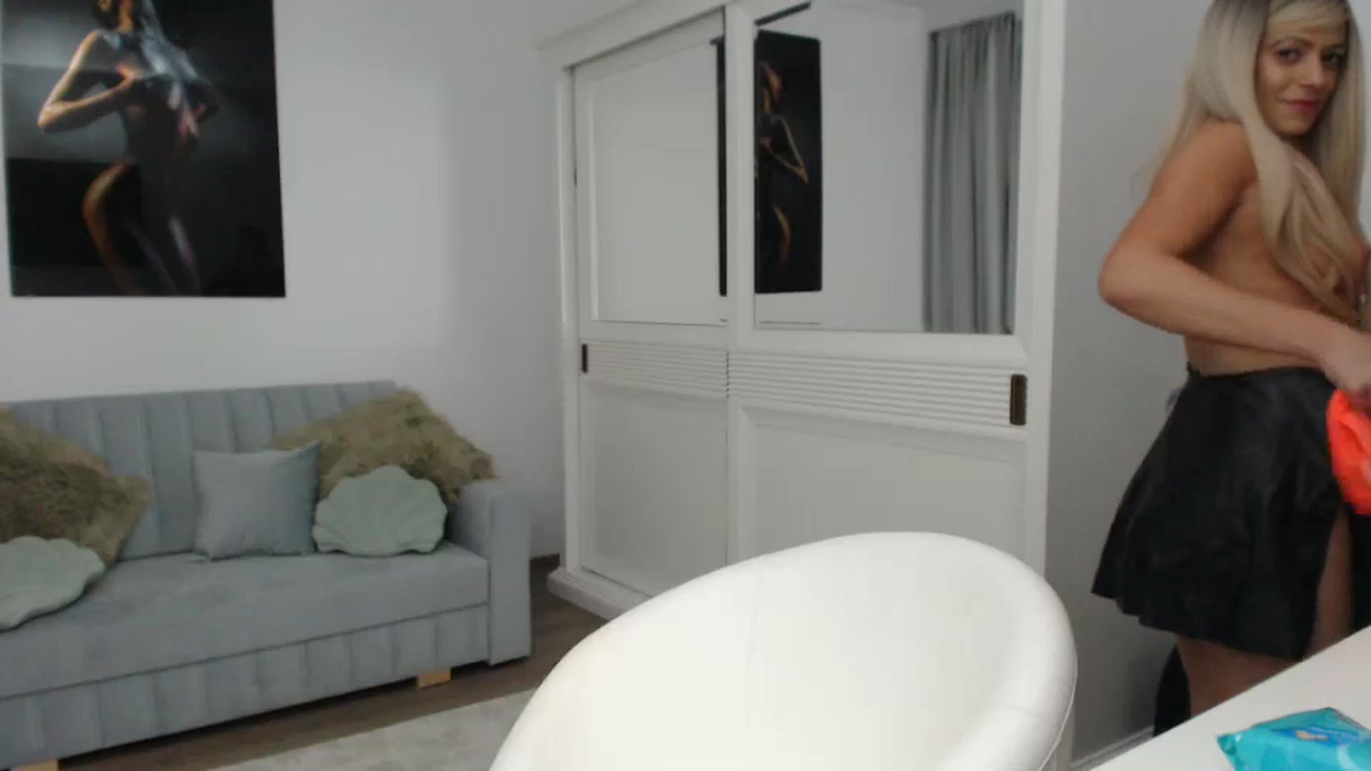 Gallery image thumbnail from AwesomeBlonde's myfreecams stream on, 11/12/2023, 22:33 image 17 of 20