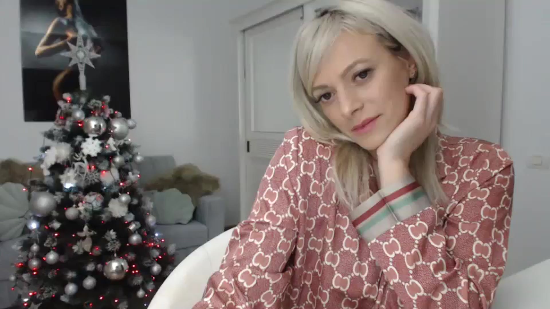 Gallery image thumbnail from AwesomeBlonde's myfreecams stream on, 12/24/2023, 01:02 image 9 of 20