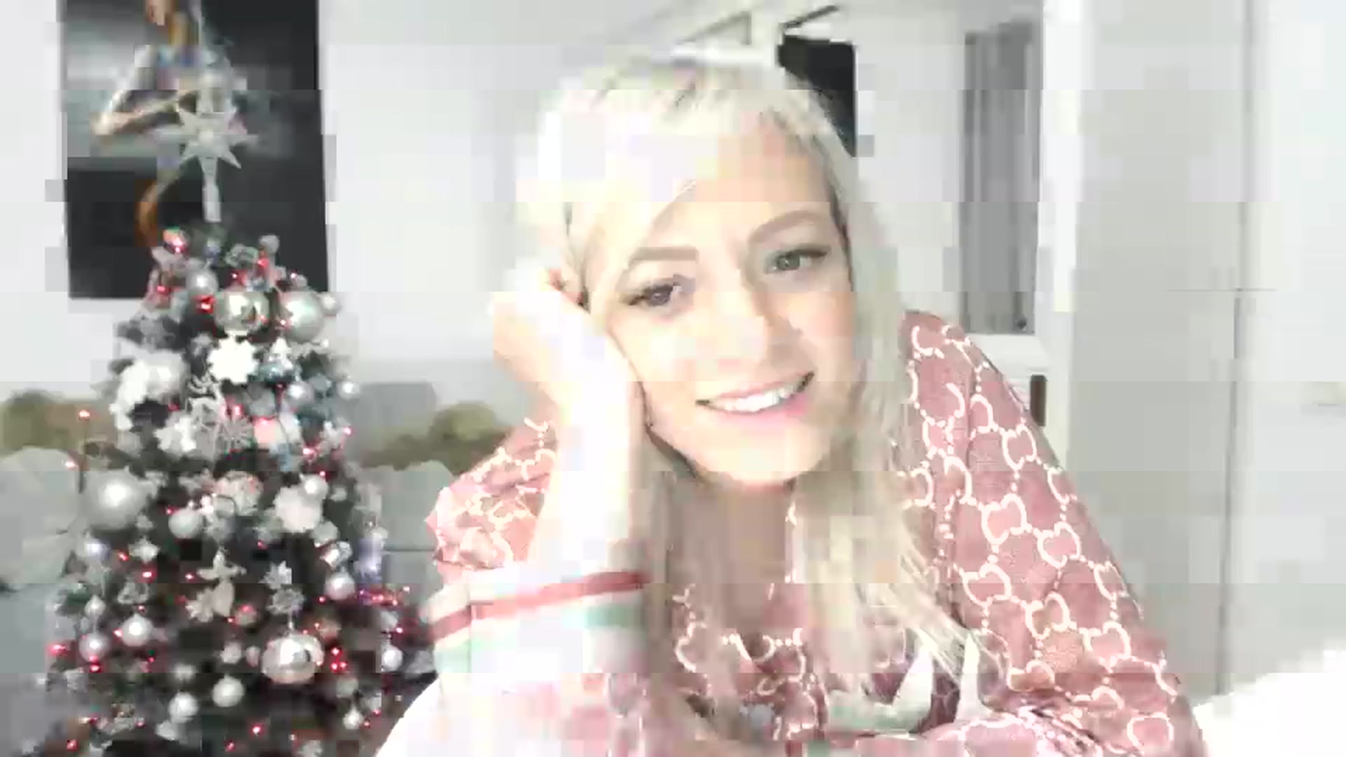 Gallery image thumbnail from AwesomeBlonde's myfreecams stream on, 12/24/2023, 01:02 image 17 of 20