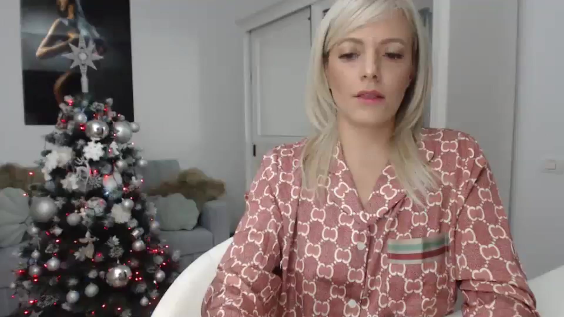 Gallery image thumbnail from AwesomeBlonde's myfreecams stream on, 12/24/2023, 01:02 image 8 of 20